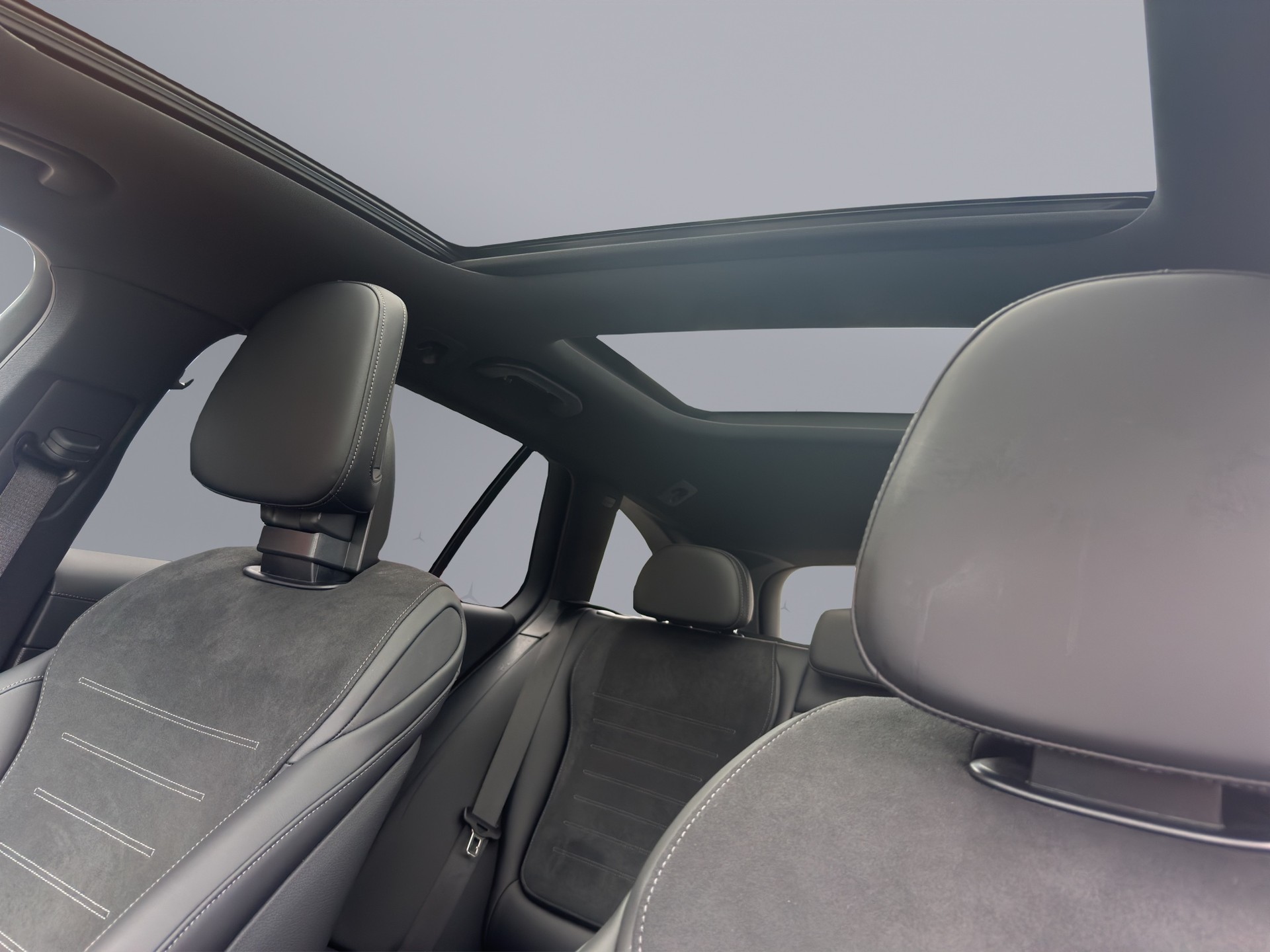 MERCEDES-BENZ C 220 d AMG Line 4matic Kombi-image-18