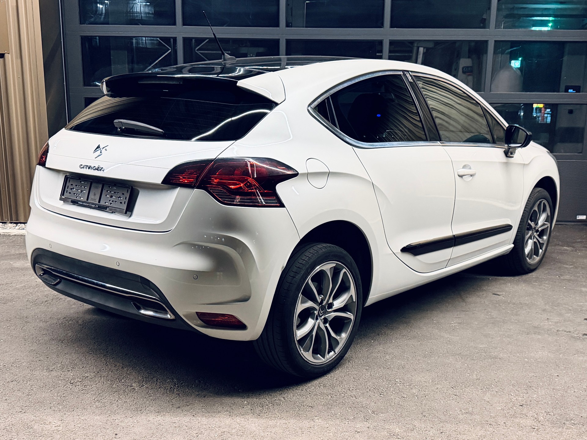 DS AUTOMOBILES DS4 1.6 VTi Dark Top-image-4