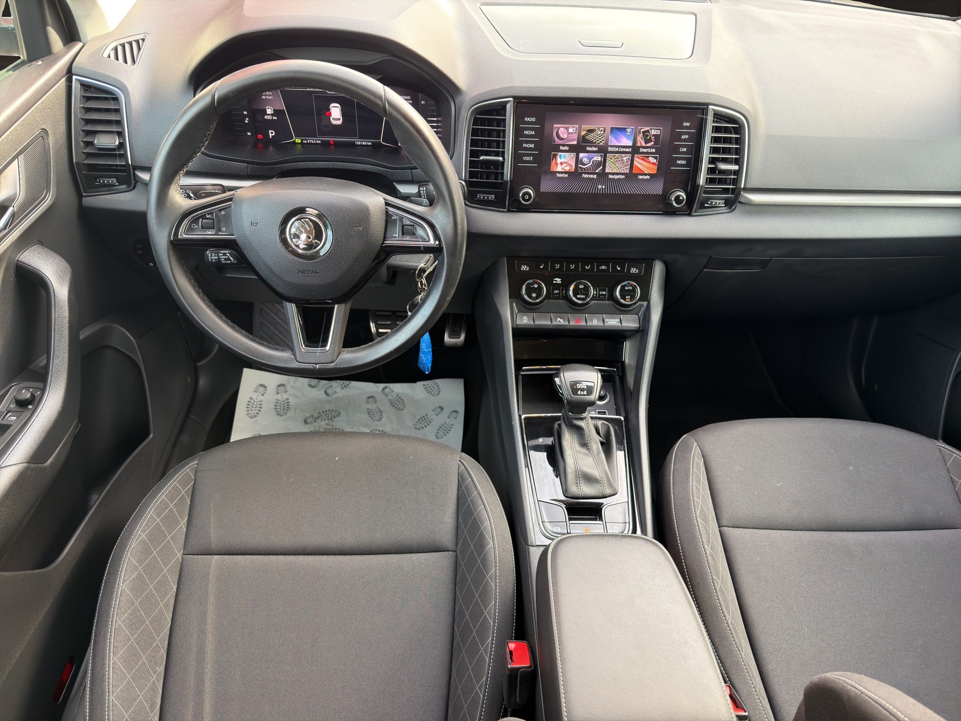 SKODA Karoq 2.0 TDI CR Ambition 4x4 DSG-image-10