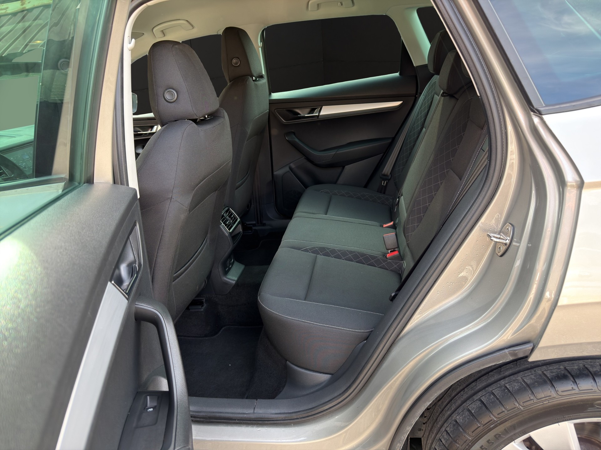 SKODA Karoq 2.0 TDI CR Ambition 4x4 DSG-image-13