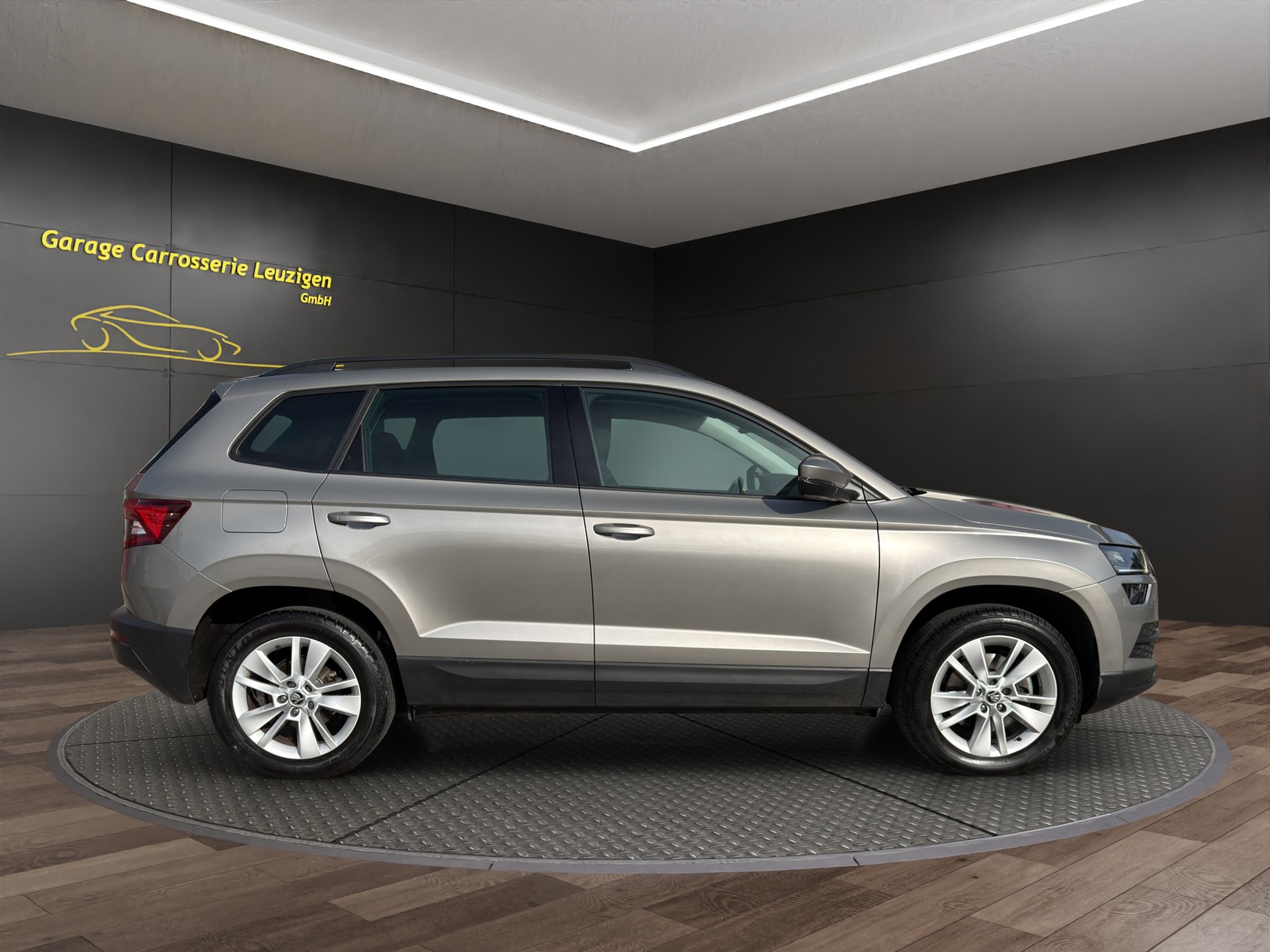 SKODA Karoq 2.0 TDI CR Ambition 4x4 DSG-image-6
