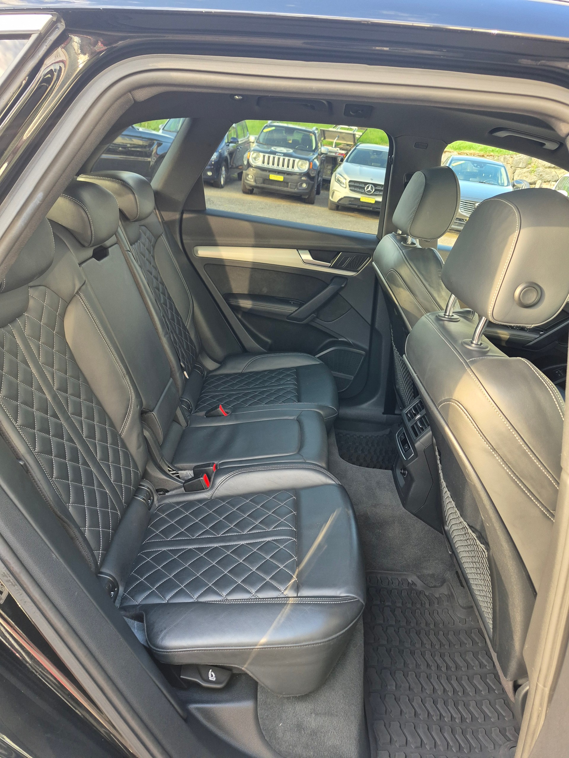 AUDI Q5 55 TFSI e Sport quattro S-Line-image-14