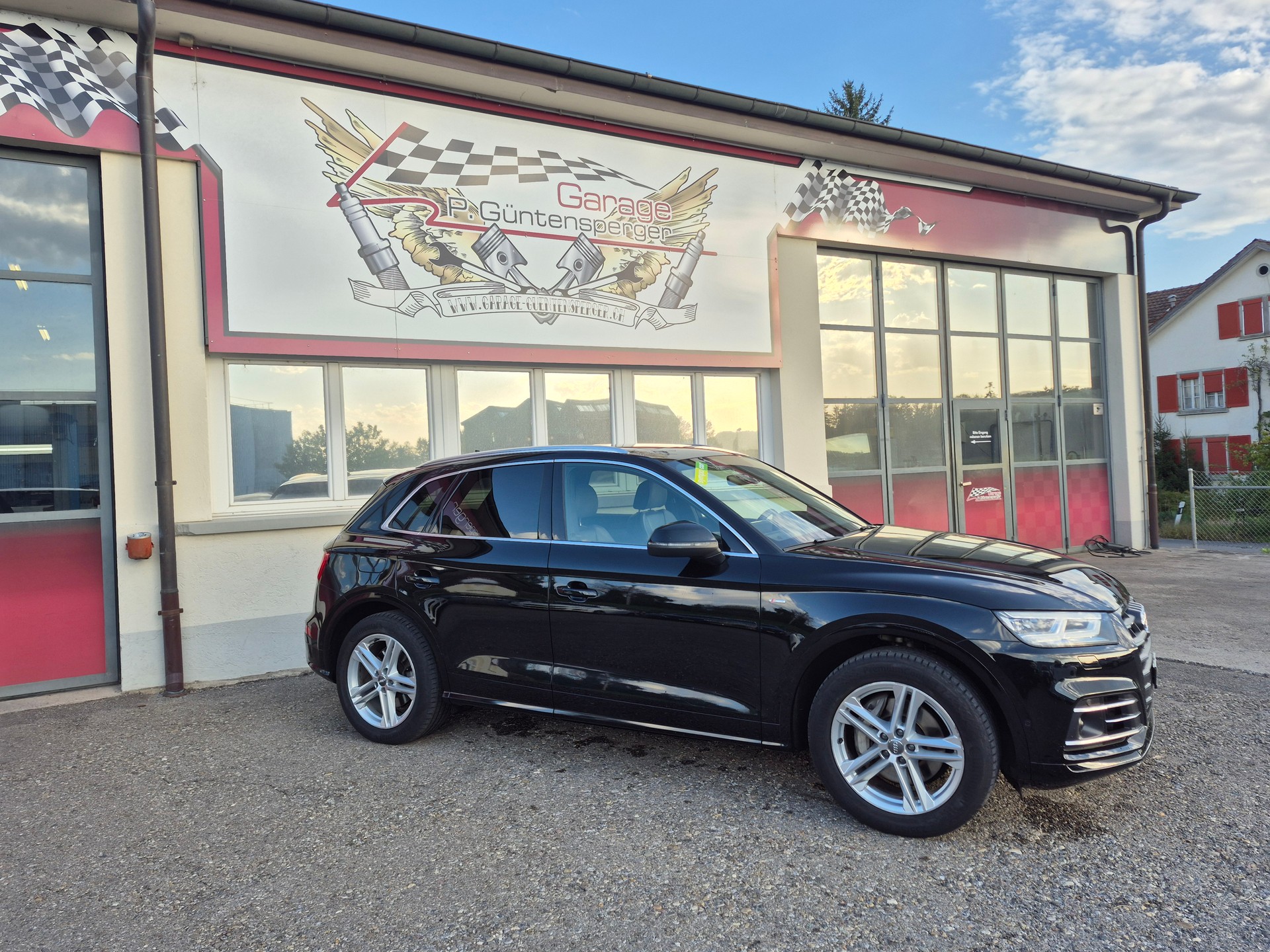 AUDI Q5 55 TFSI e Sport quattro S-Line-image-1