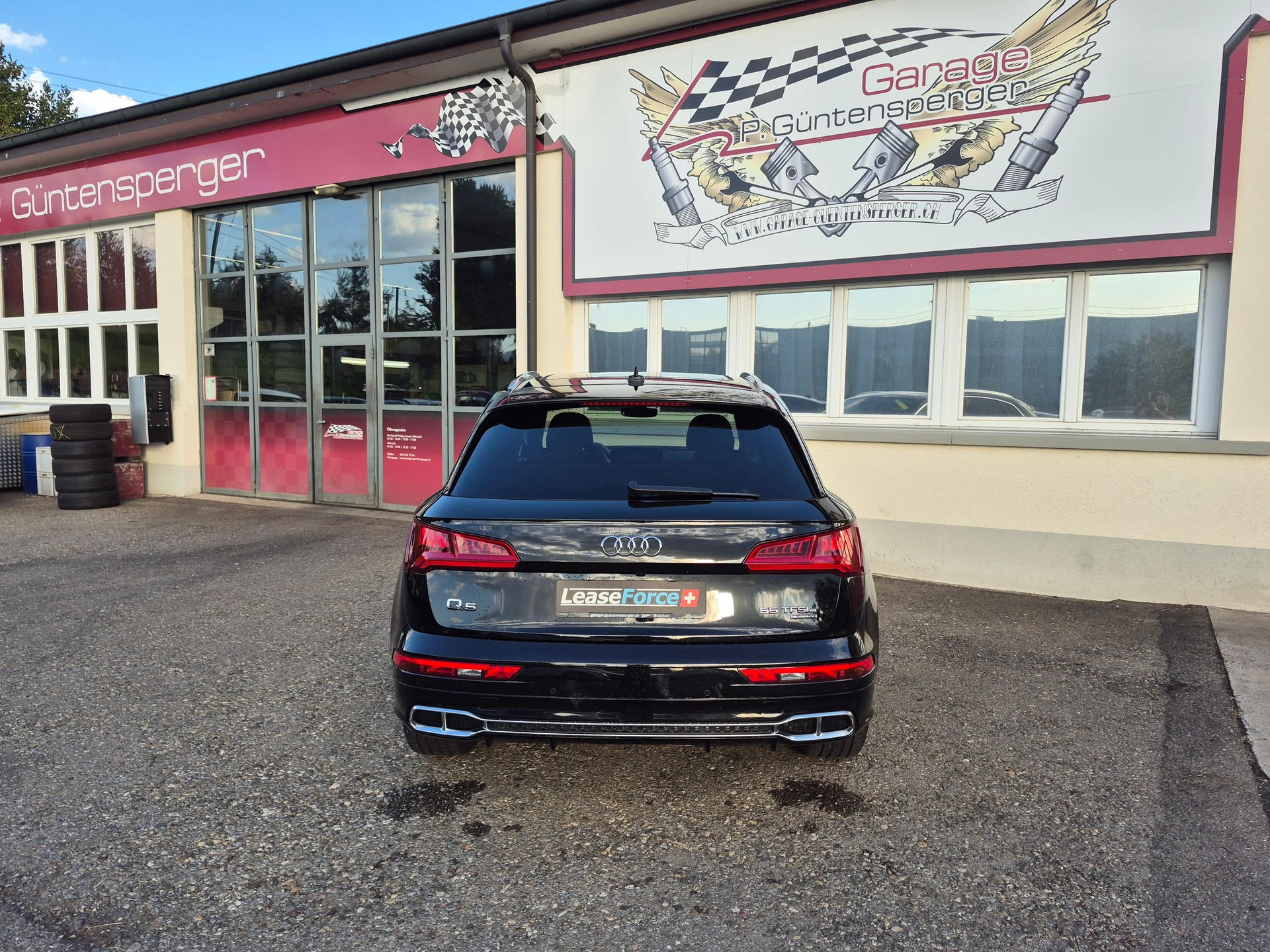 AUDI Q5 55 TFSI e Sport quattro S-Line-image-4