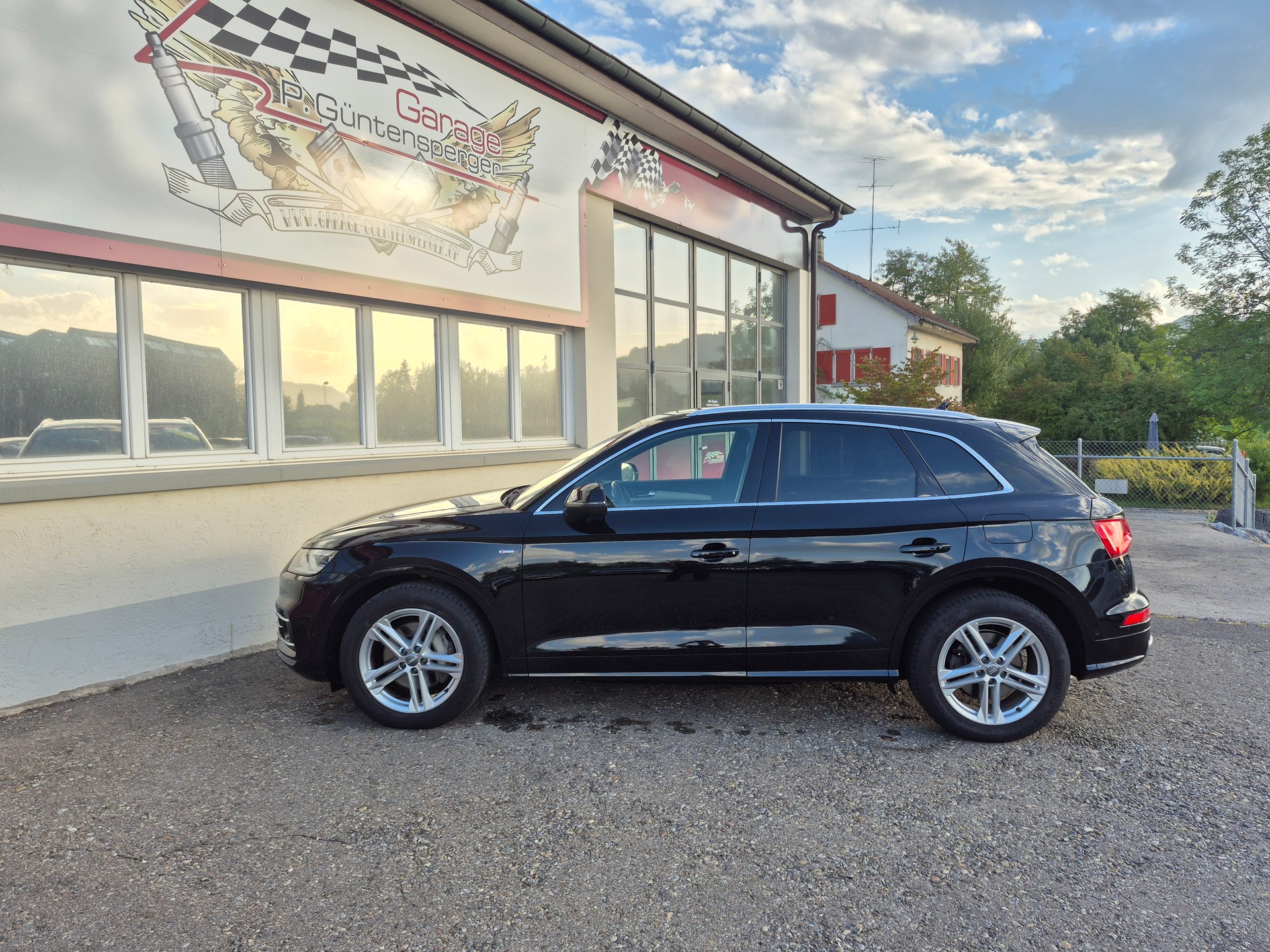 AUDI Q5 55 TFSI e Sport quattro S-Line-image-6