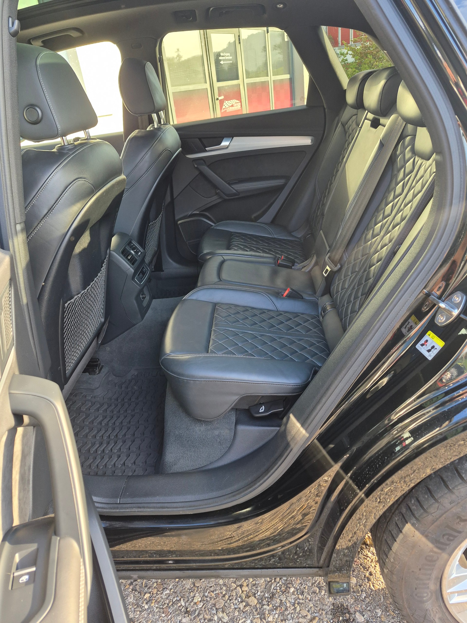AUDI Q5 55 TFSI e Sport quattro S-Line-image-12
