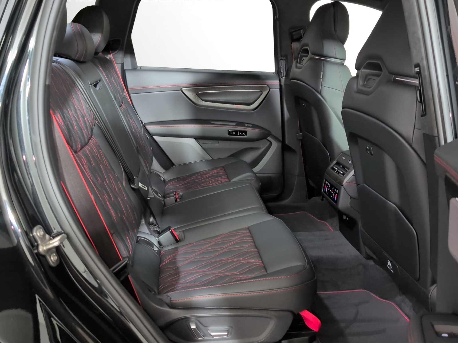 AUDI Q7 SUV TDI quattro 220 kW-image-8