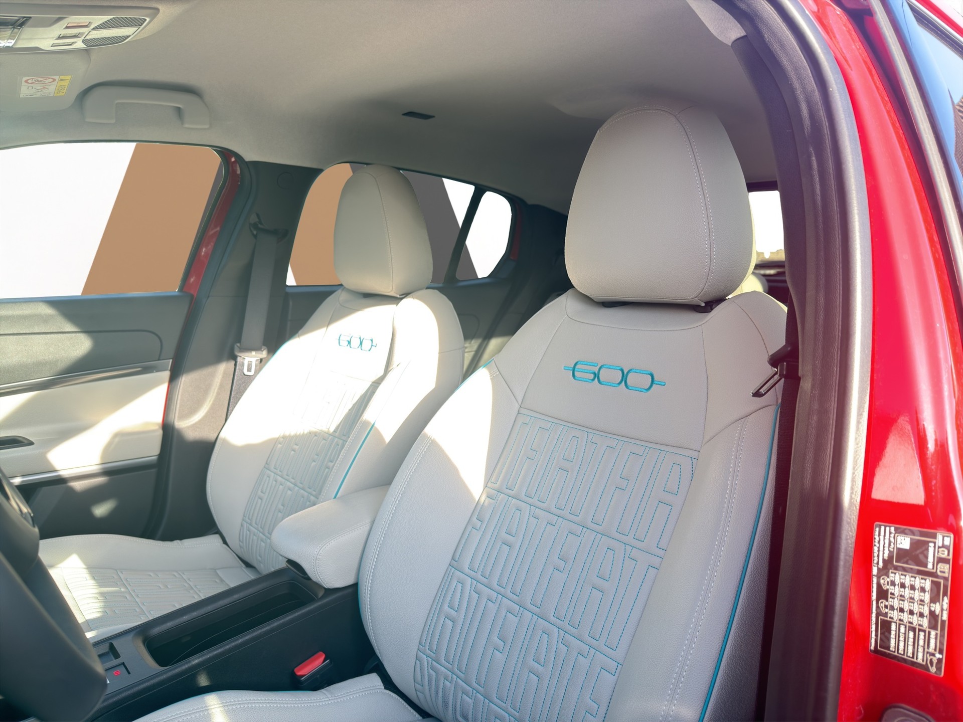 FIAT 600 1.2 Hybrid La Prima-image-26