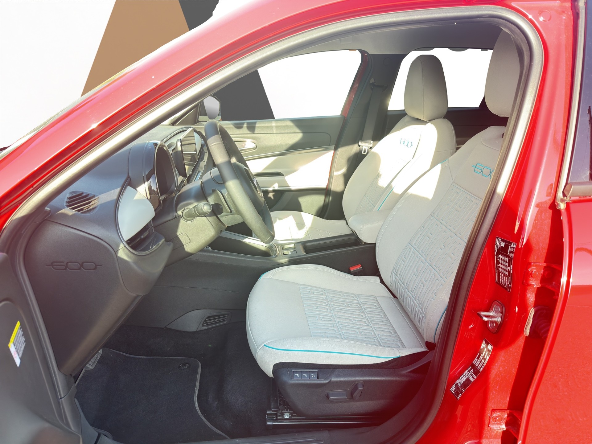 FIAT 600 1.2 Hybrid La Prima-image-8