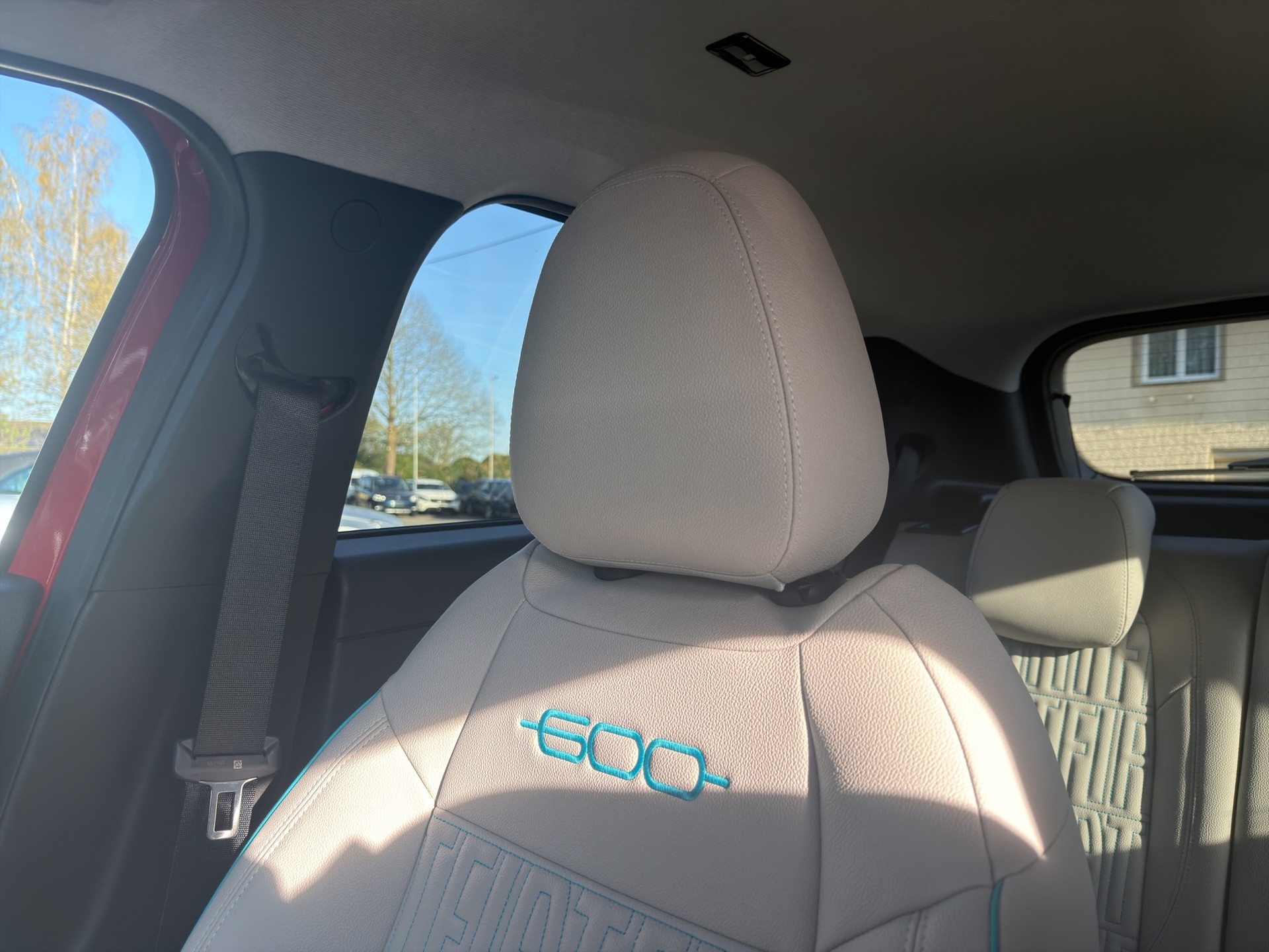 FIAT 600 1.2 Hybrid La Prima-image-43
