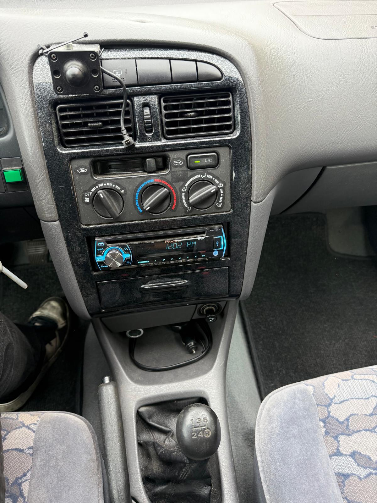 TOYOTA Avensis 1.8 LineaTerra Liftback-image-9