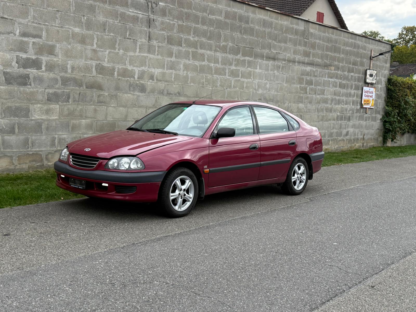 TOYOTA Avensis 1.8 LineaTerra Liftback-image-0