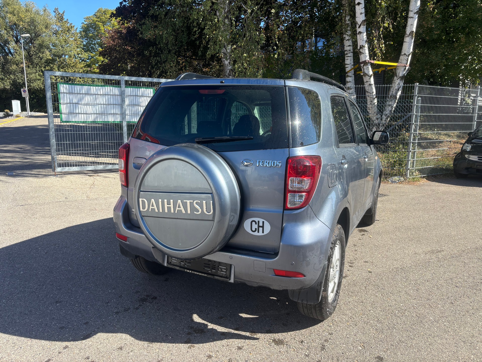 DAIHATSU Trevis 1.0-image-2