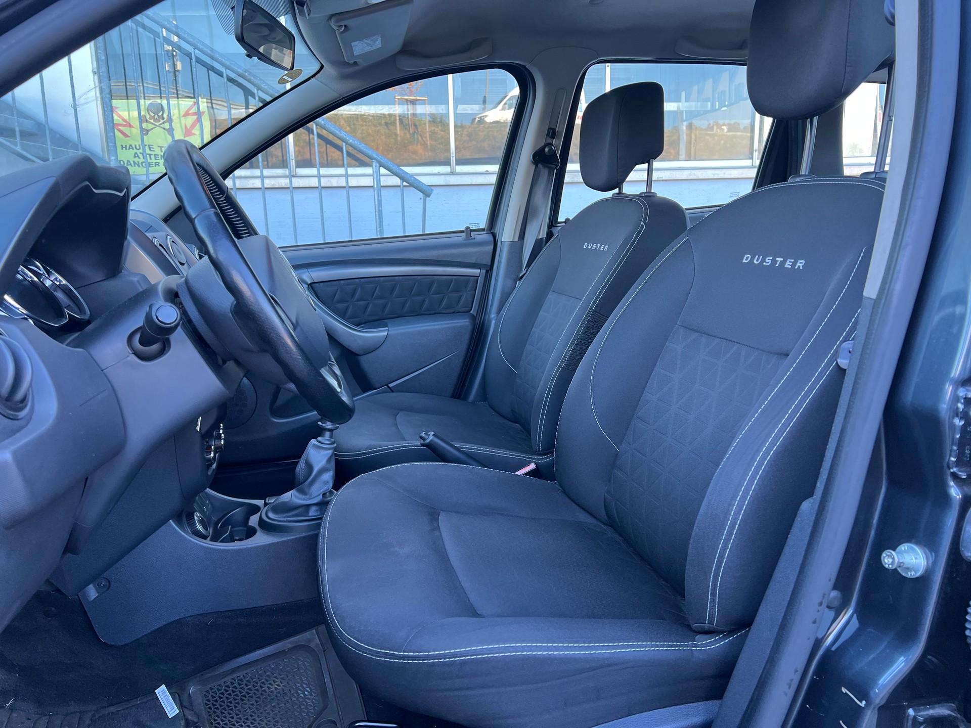 DACIA Duster 1.5 dCi Lauréate 4x4-image-10