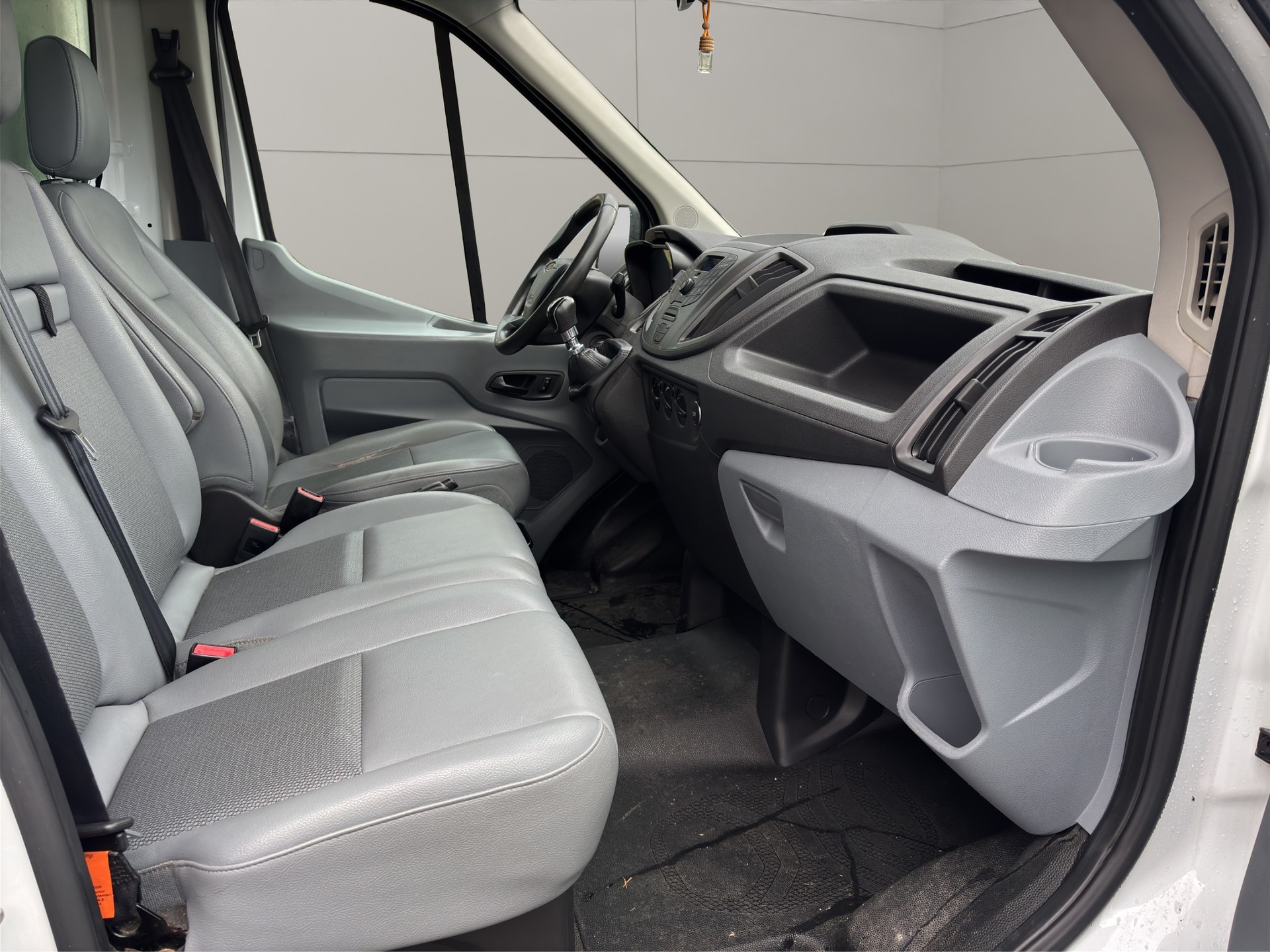 FORD Transit 310 L1H1 Ambiente RWD-image-12