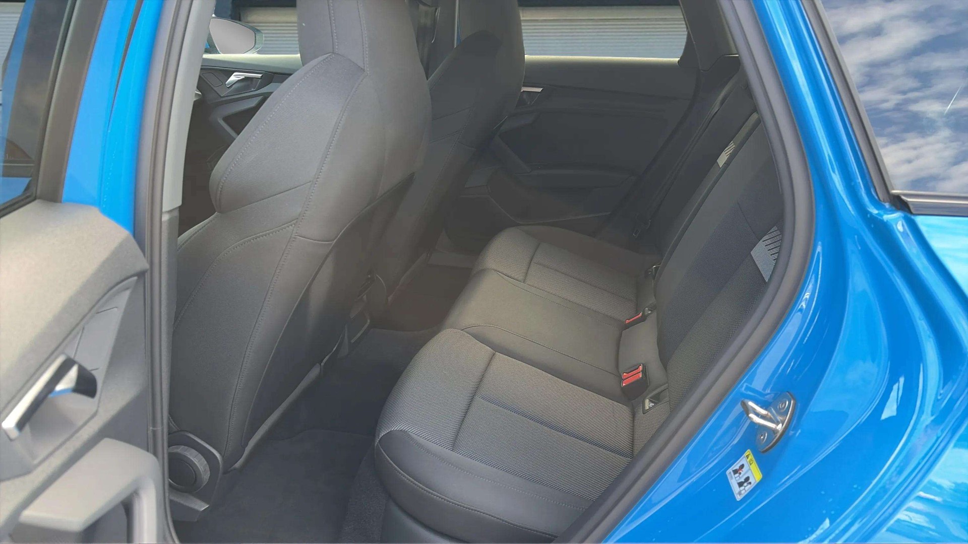 AUDI A3 Sportback 35 TFSI S line S-tronic mit 5J Werksgarantie oder 100000km-image-12