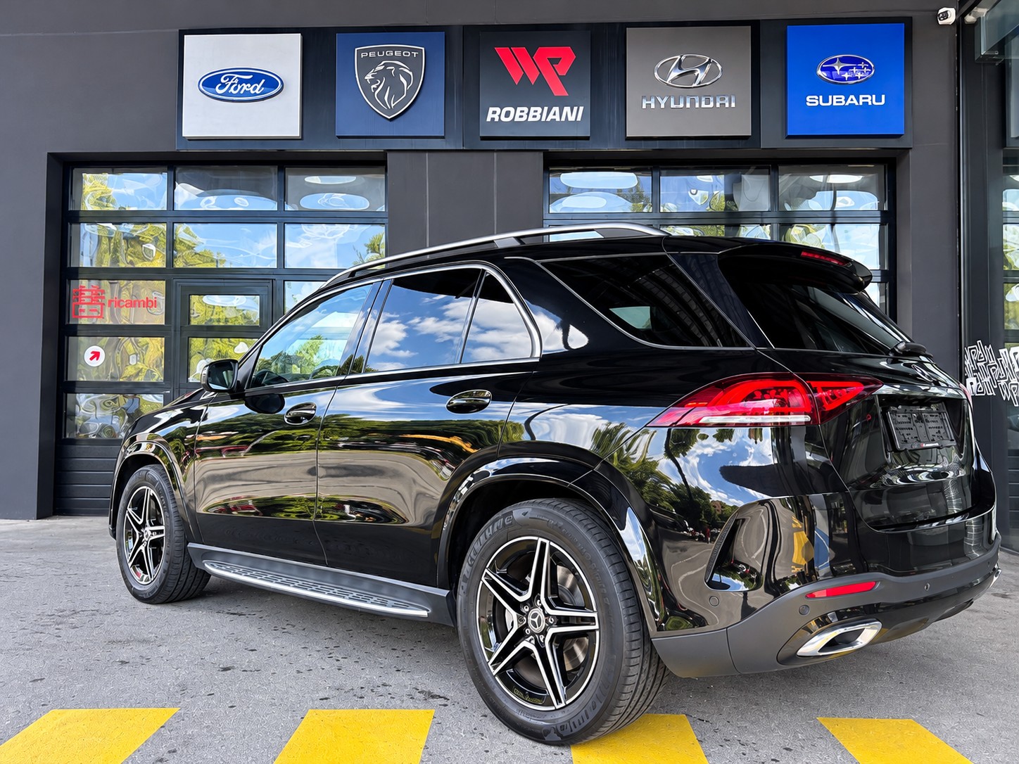 MERCEDES-BENZ GLE 300 d 4Matic AMG Line 9G-Tronic-image-2