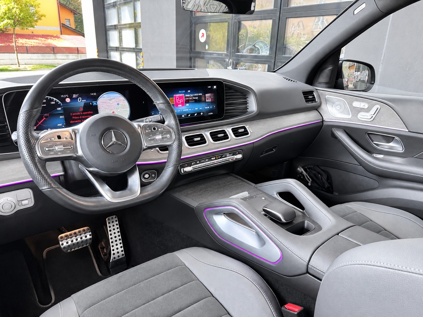 MERCEDES-BENZ GLE 300 d 4Matic AMG Line 9G-Tronic-image-9