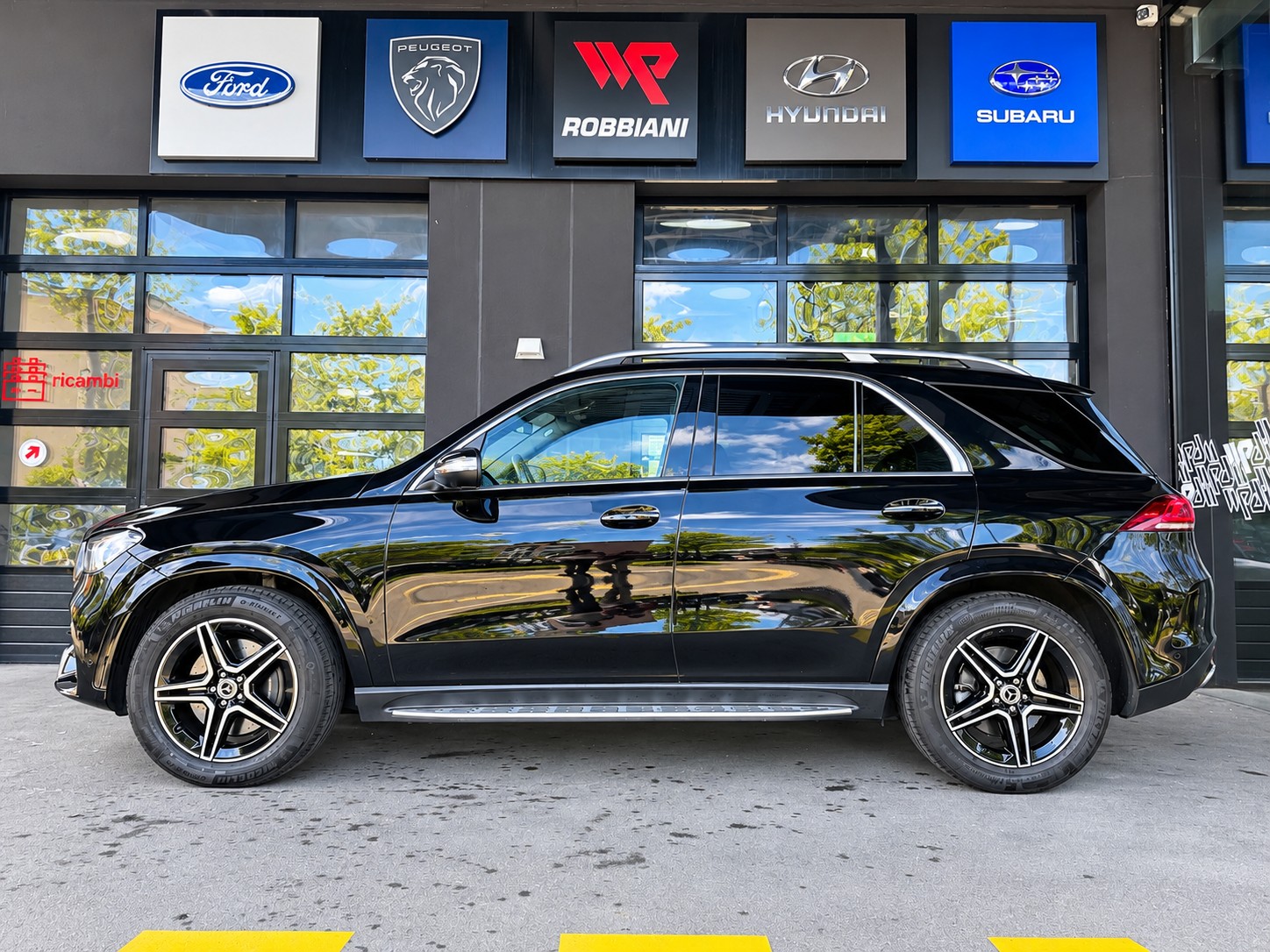 MERCEDES-BENZ GLE 300 d 4Matic AMG Line 9G-Tronic-image-1