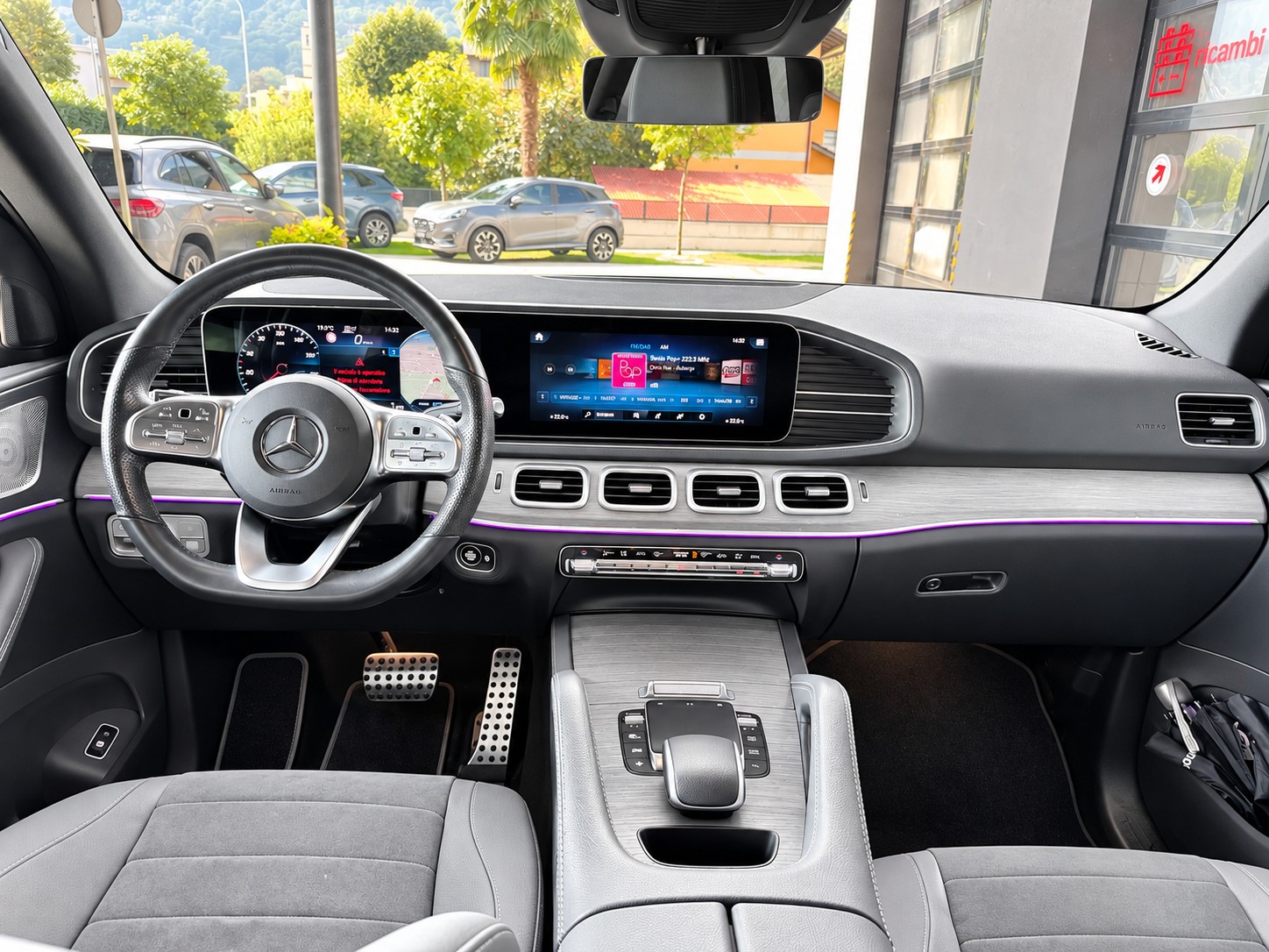 MERCEDES-BENZ GLE 300 d 4Matic AMG Line 9G-Tronic-image-8