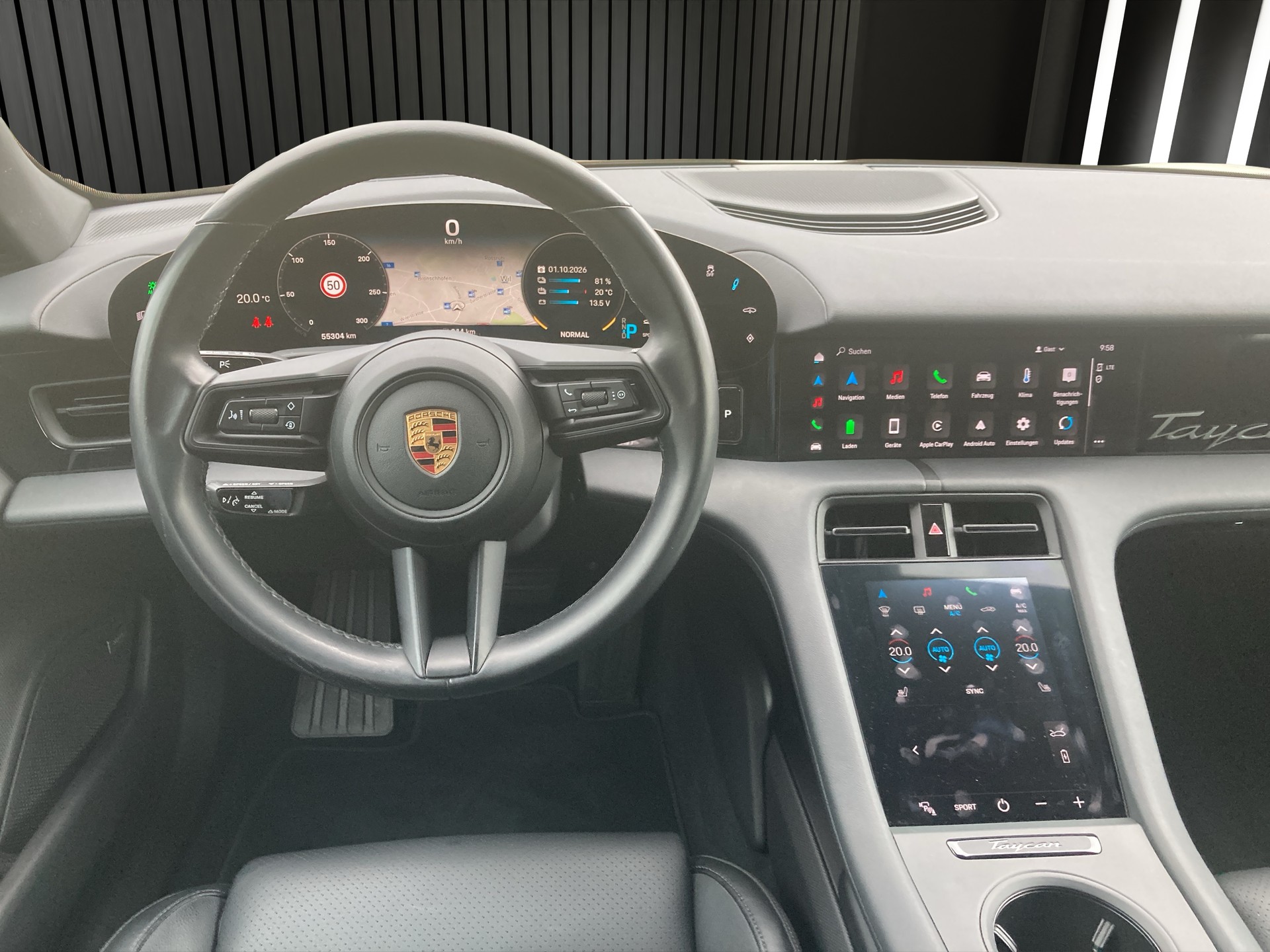 PORSCHE Taycan 4 Cross Turismo-image-13