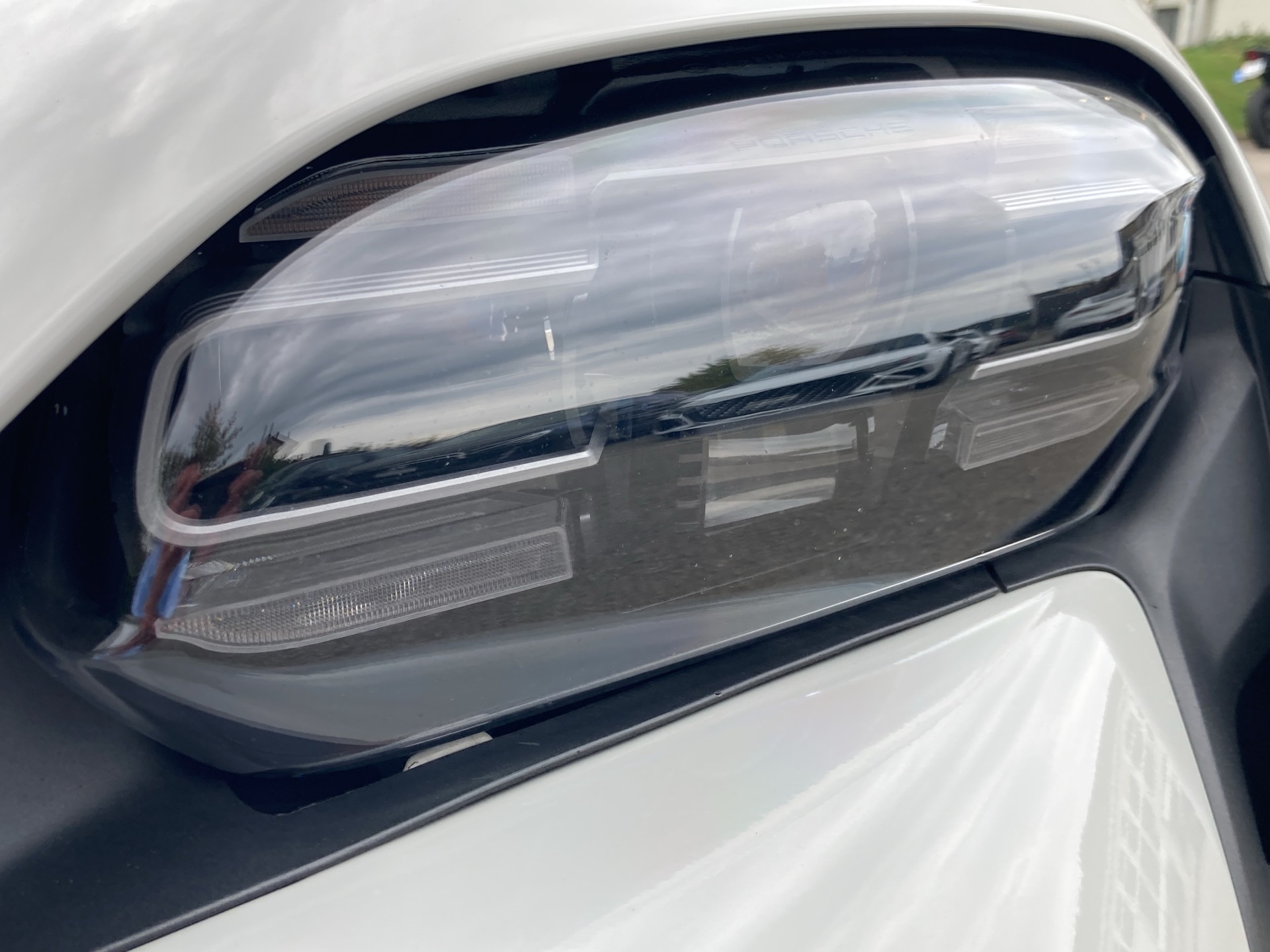 PORSCHE Taycan 4 Cross Turismo-image-25