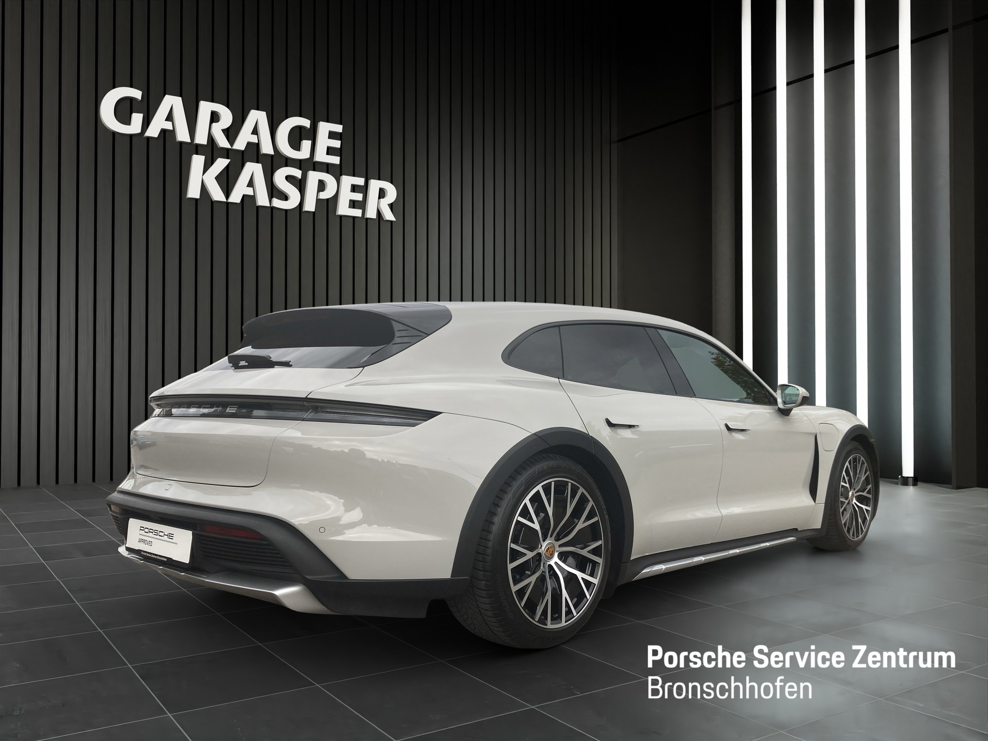 PORSCHE Taycan 4 Cross Turismo-image-4
