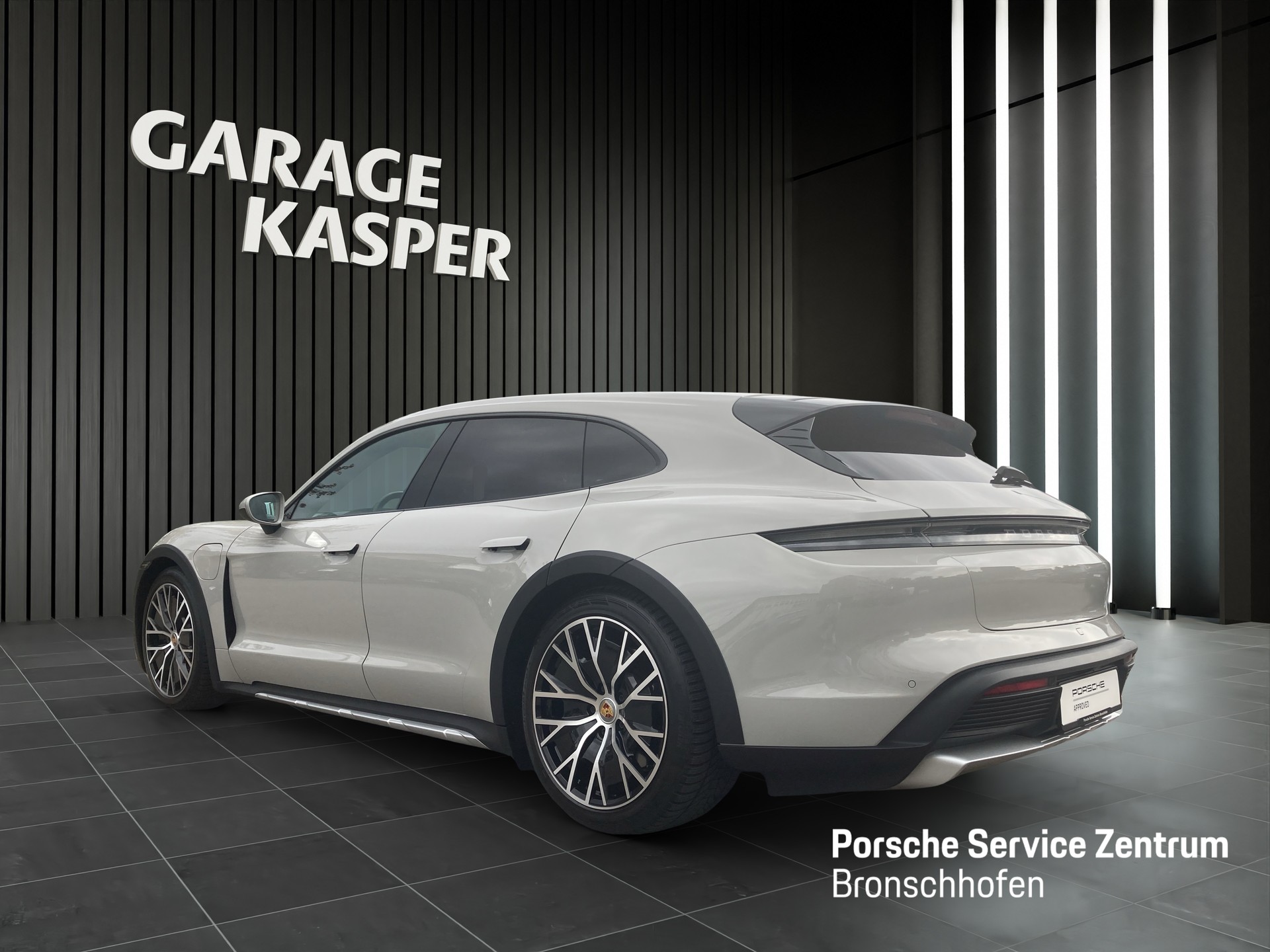 PORSCHE Taycan 4 Cross Turismo-image-2