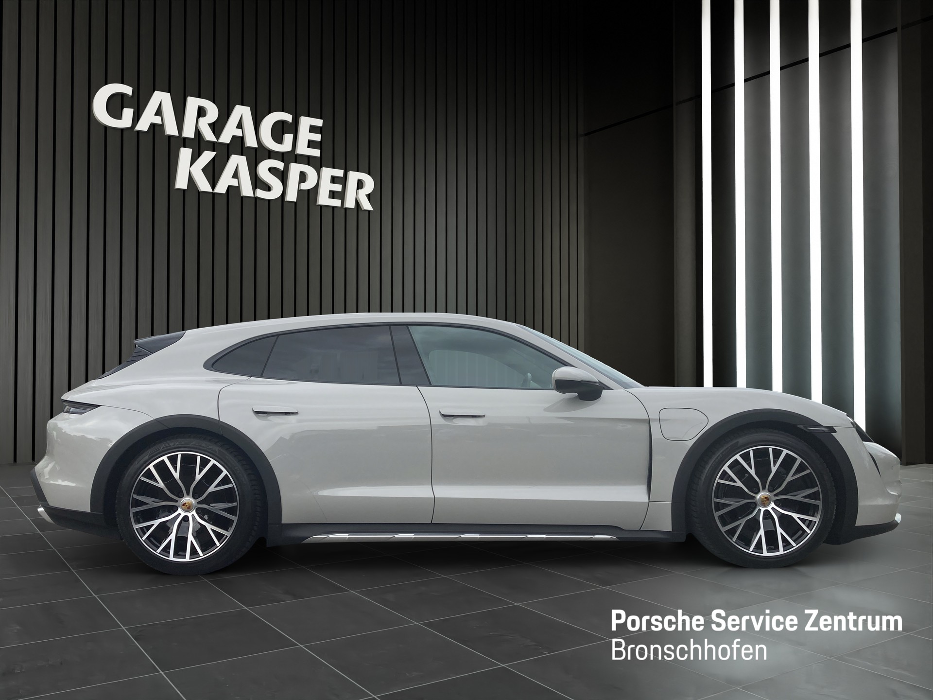 PORSCHE Taycan 4 Cross Turismo-image-5