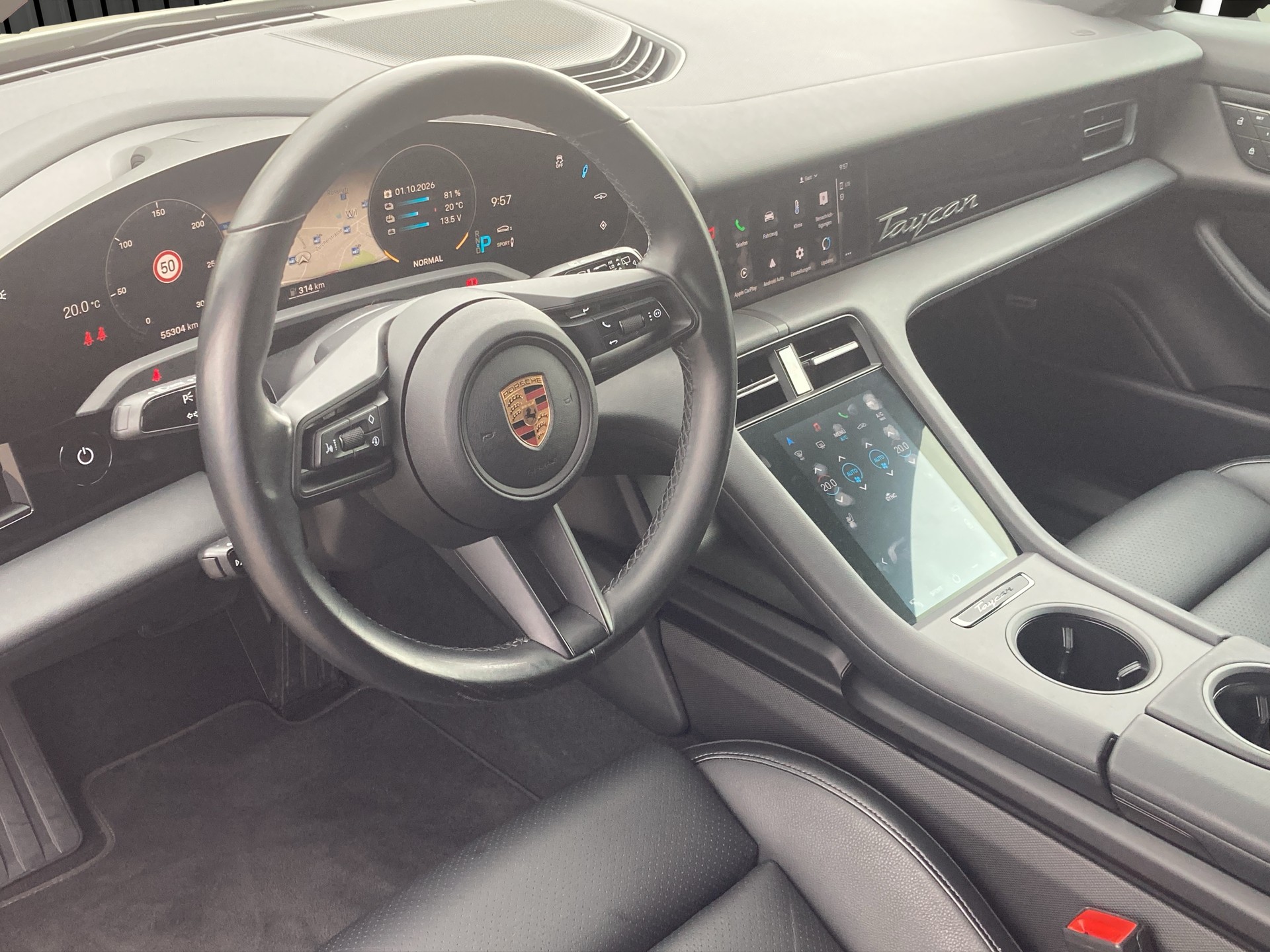 PORSCHE Taycan 4 Cross Turismo-image-10