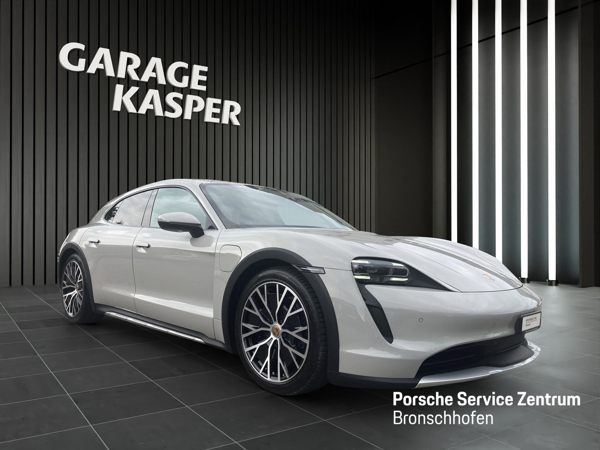 PORSCHE Taycan 4 Cross Turismo-image-6