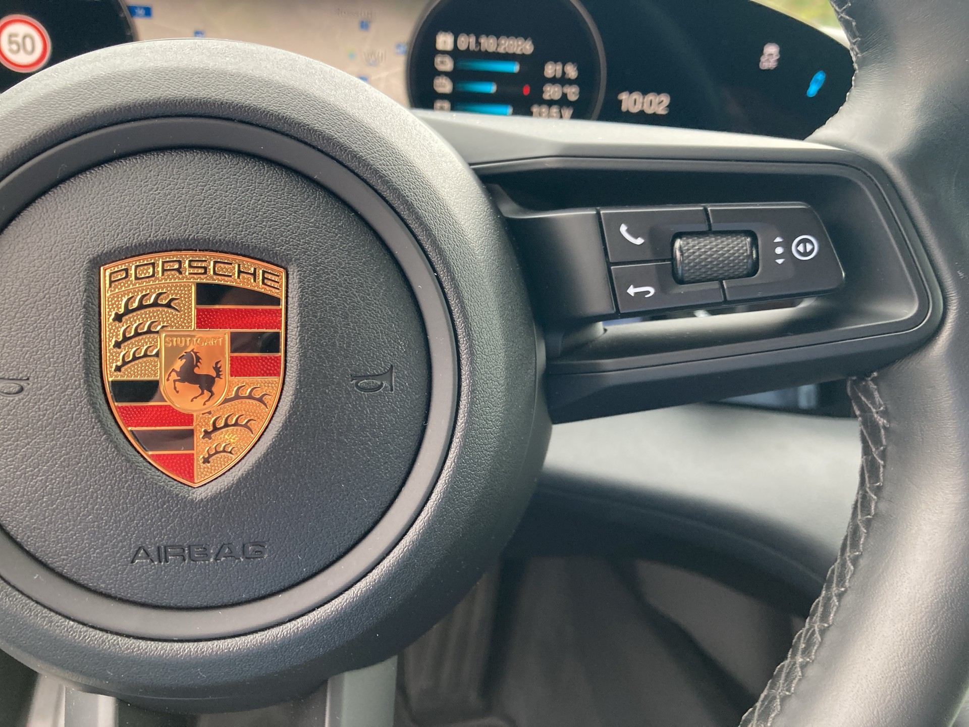 PORSCHE Taycan 4 Cross Turismo-image-24