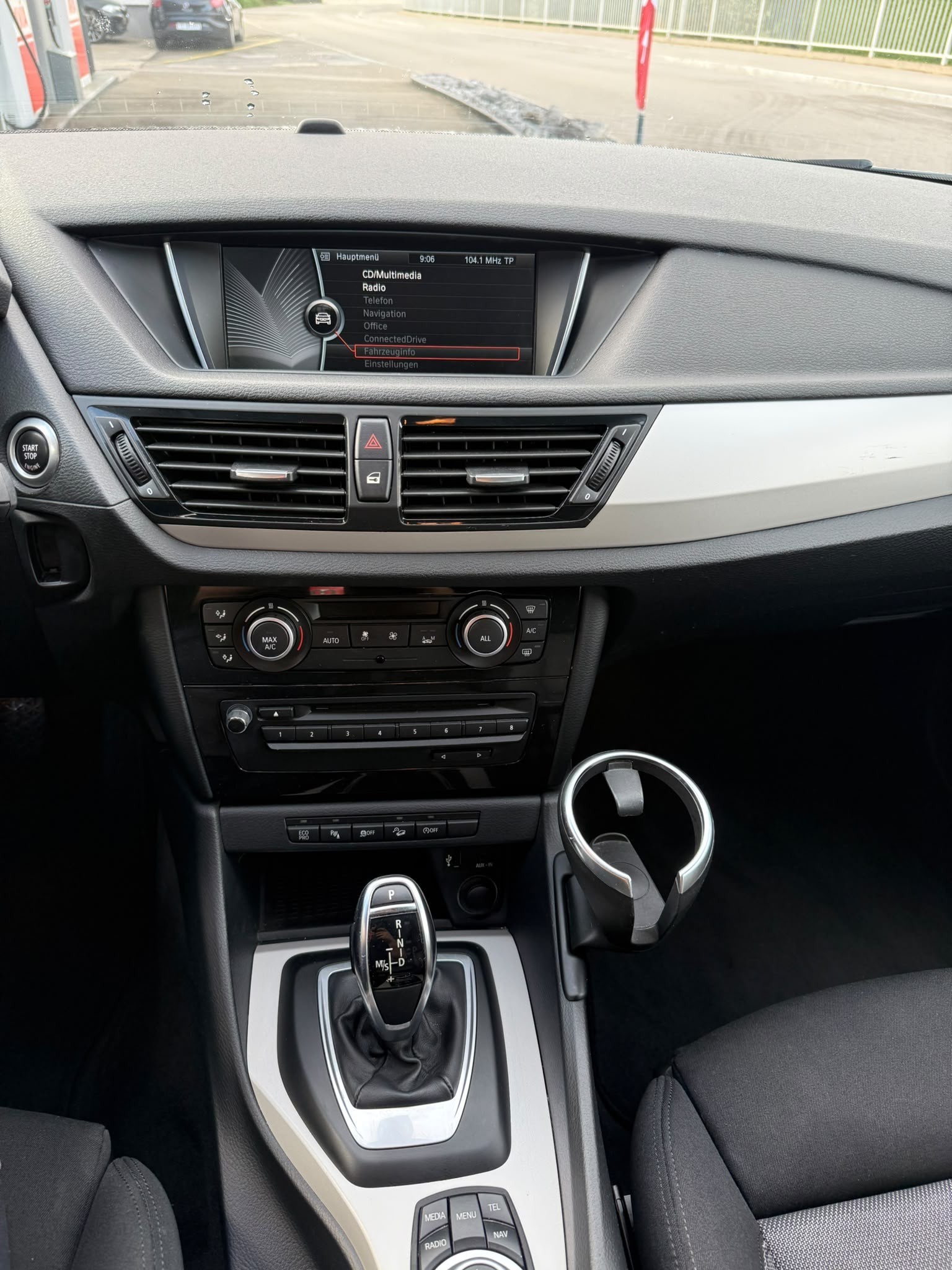 BMW X1 xDrive 18d Steptronic-image-8