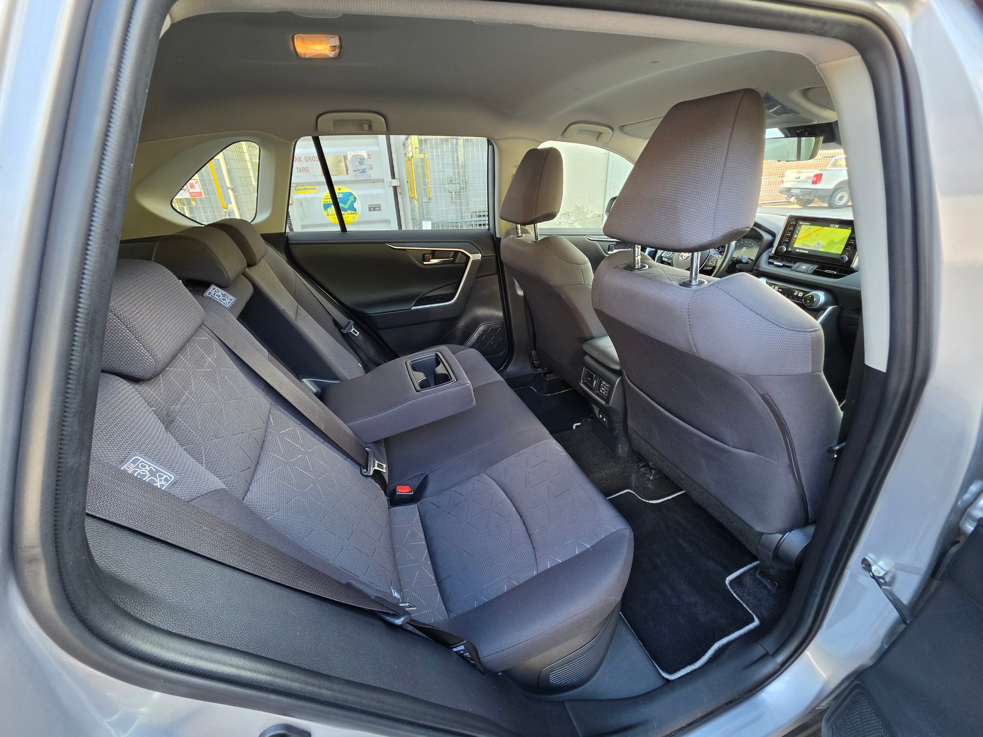 TOYOTA RAV-4 2.5 HSD Style e-CVT 4WD-image-24