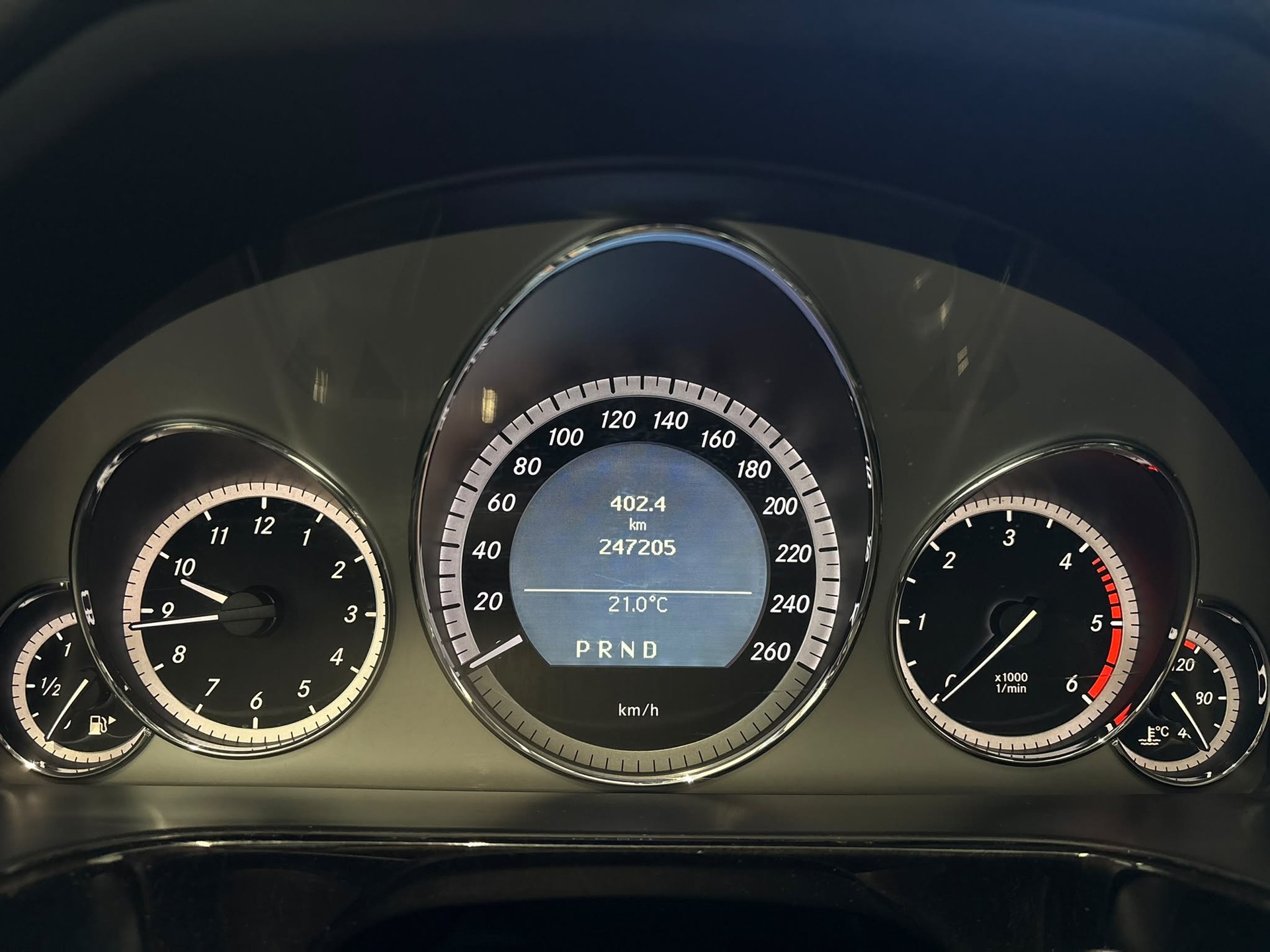 MERCEDES-BENZ E 250 CDI BlueEfficiency Avantgarde Automatic-image-11