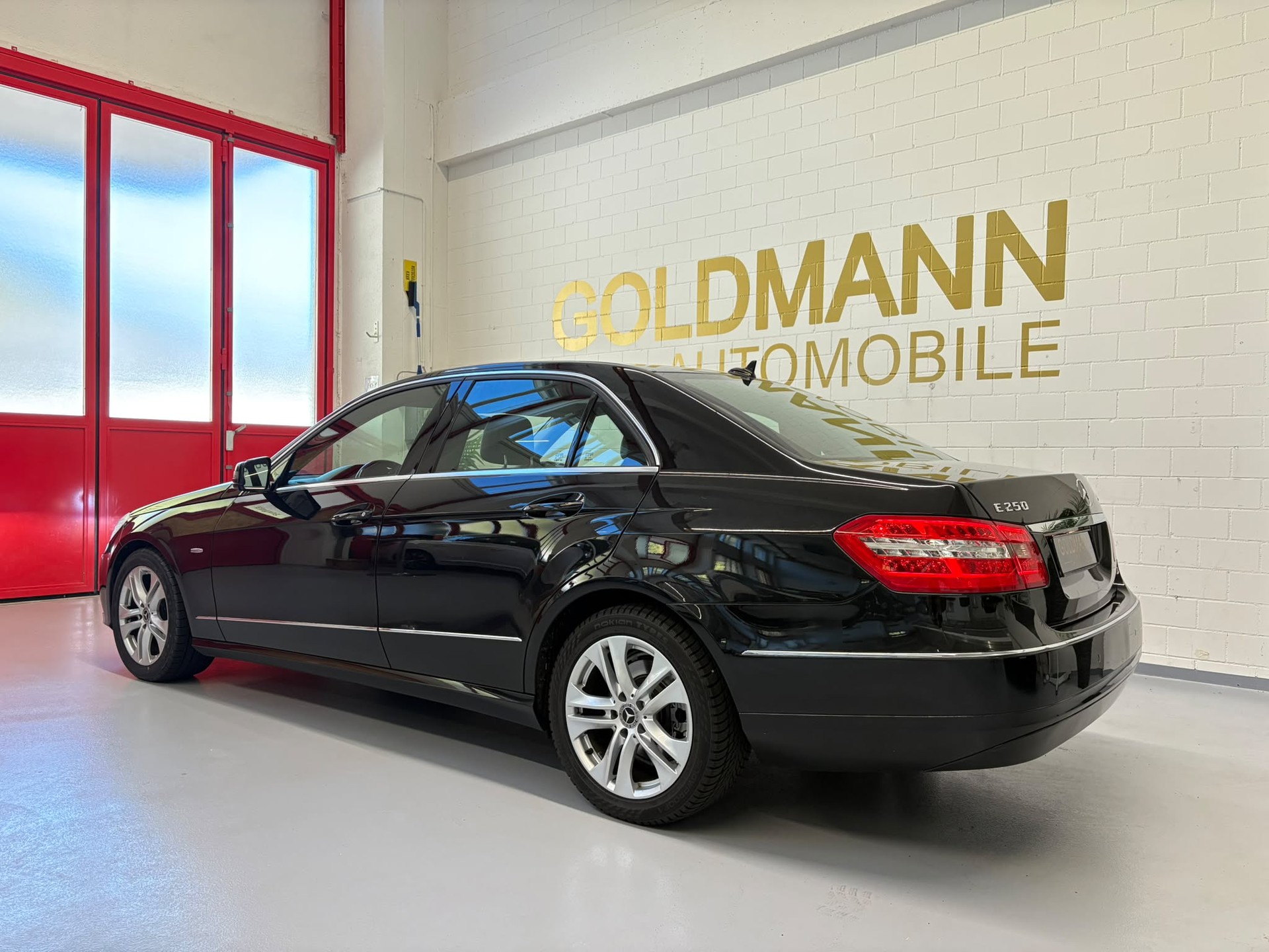 MERCEDES-BENZ E 250 CDI BlueEfficiency Avantgarde Automatic-showroom-element-2
