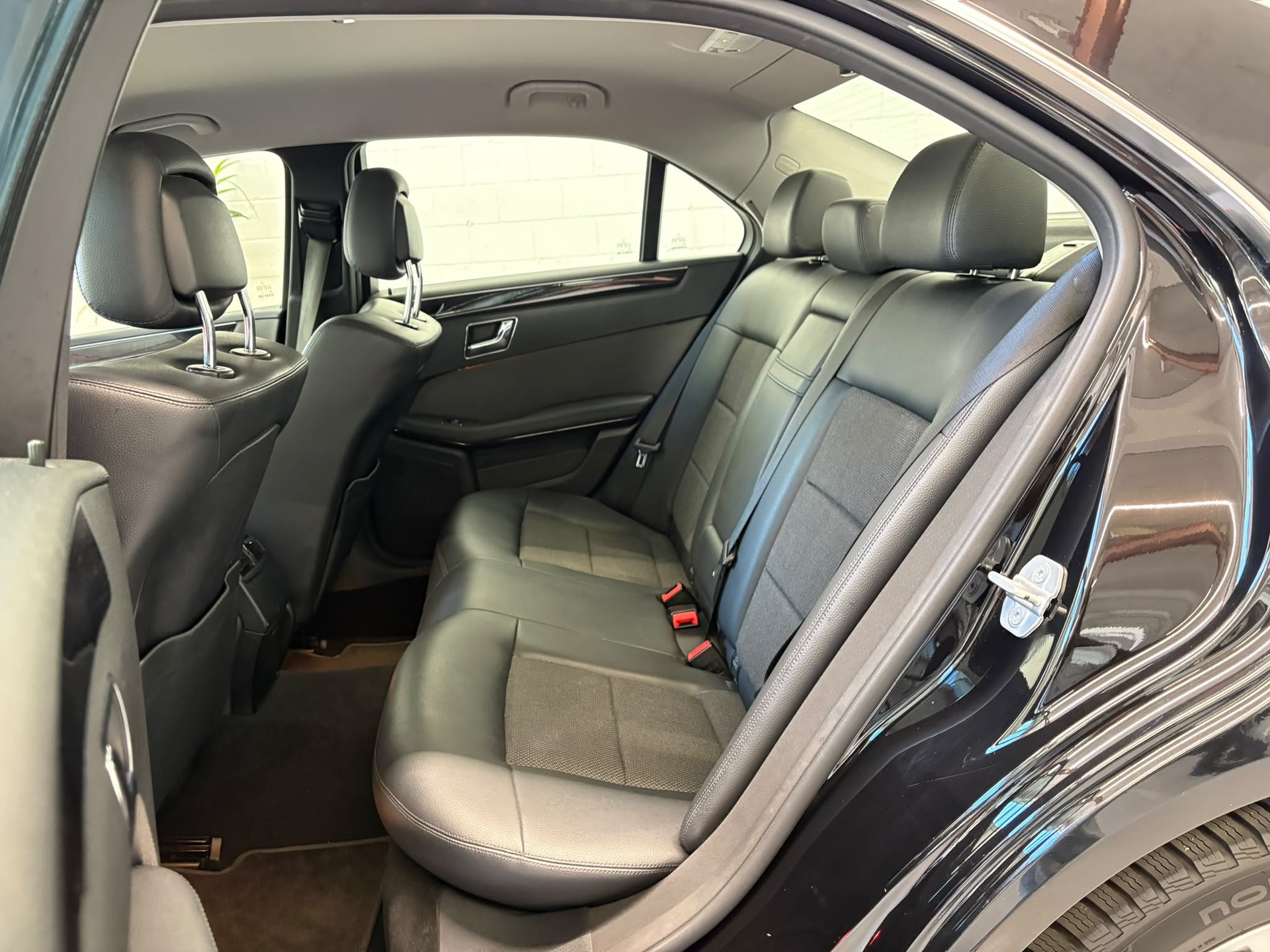 MERCEDES-BENZ E 250 CDI BlueEfficiency Avantgarde Automatic-image-5