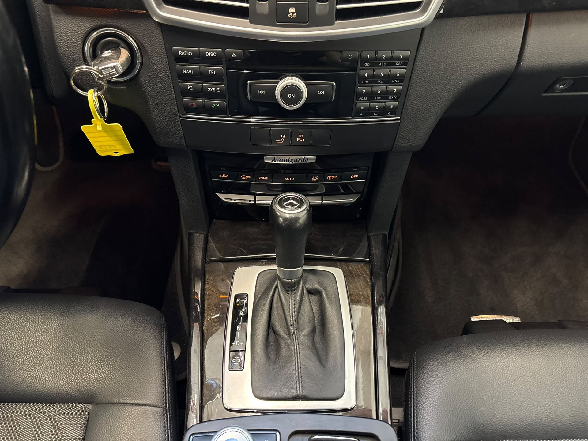 MERCEDES-BENZ E 250 CDI BlueEfficiency Avantgarde Automatic-image-9