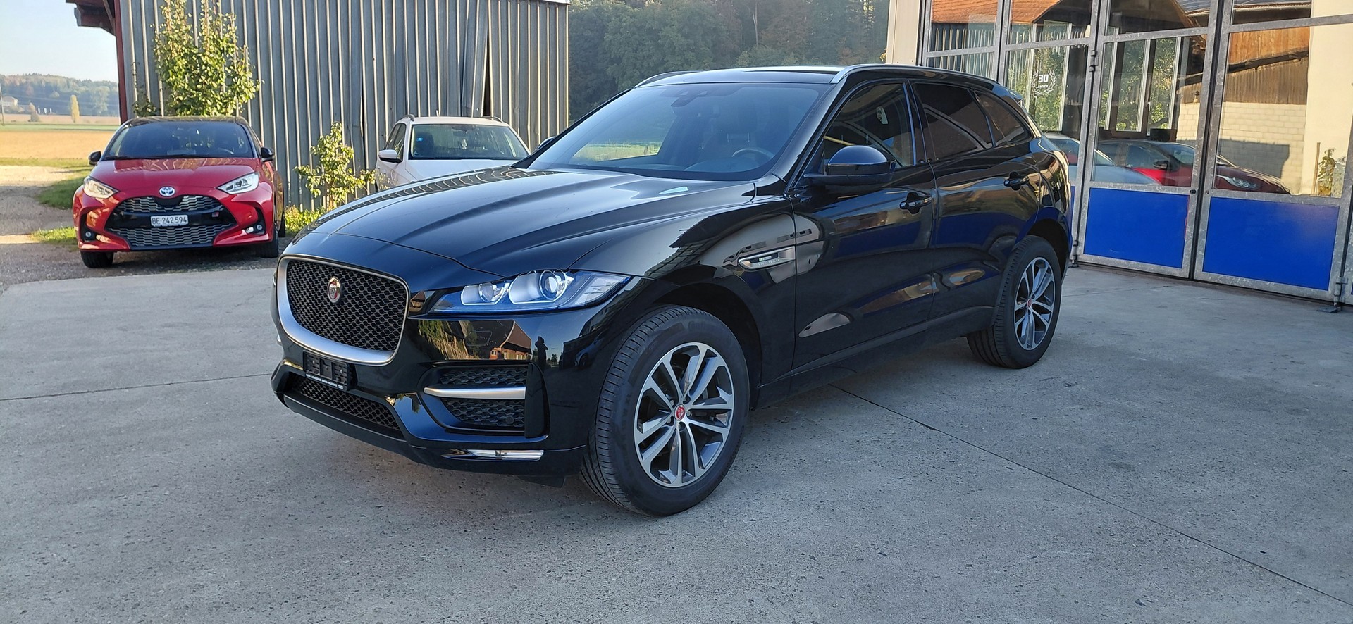 JAGUAR F-Pace 2.0d R-Sport 90YRS Celebration Edition AWD-image-0