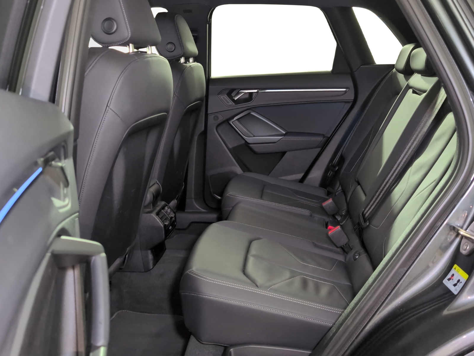 AUDI Q3 45 TFSI S line quattro S-tronic-image-7
