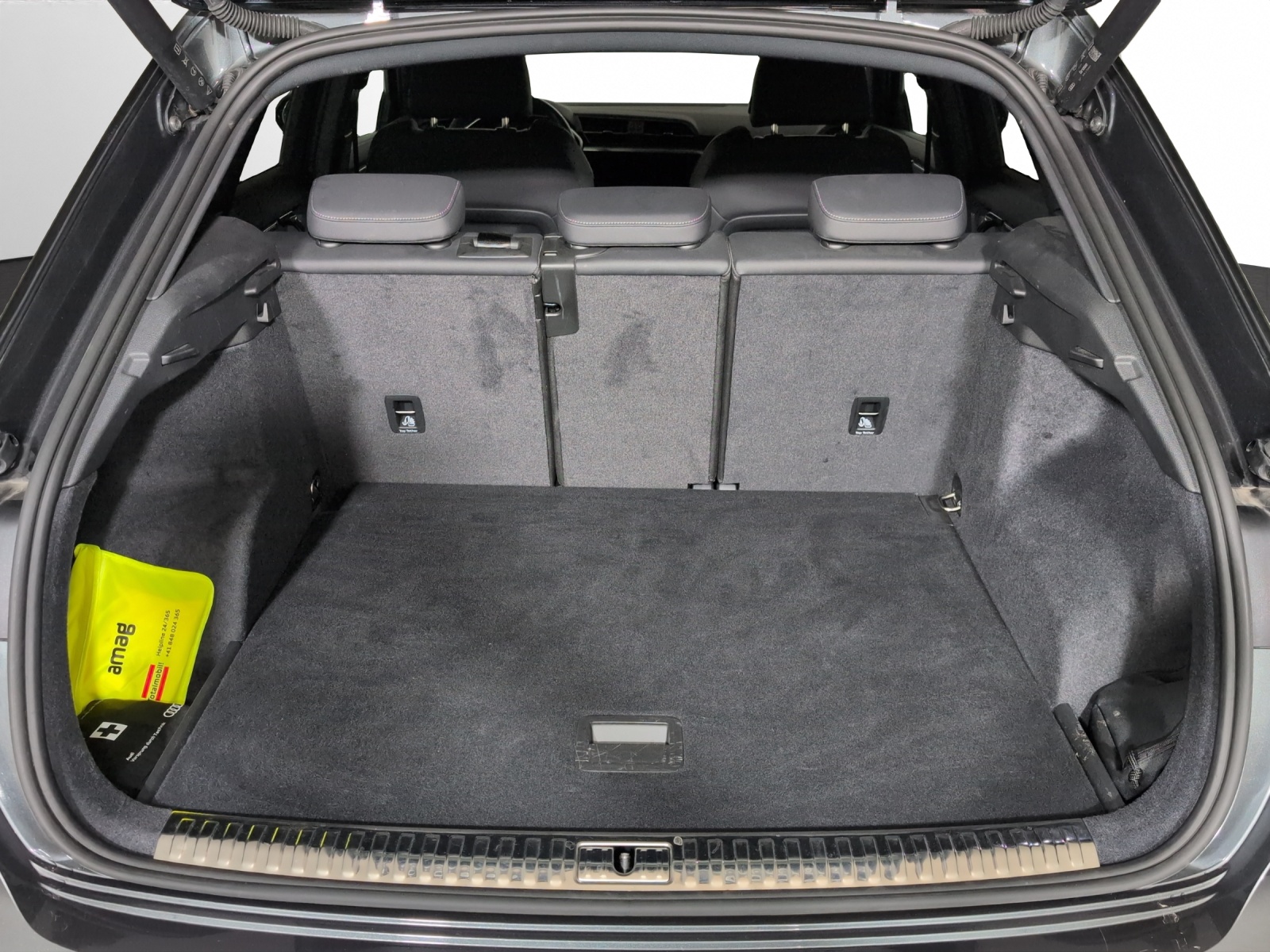 AUDI Q3 45 TFSI S line quattro S-tronic-image-15