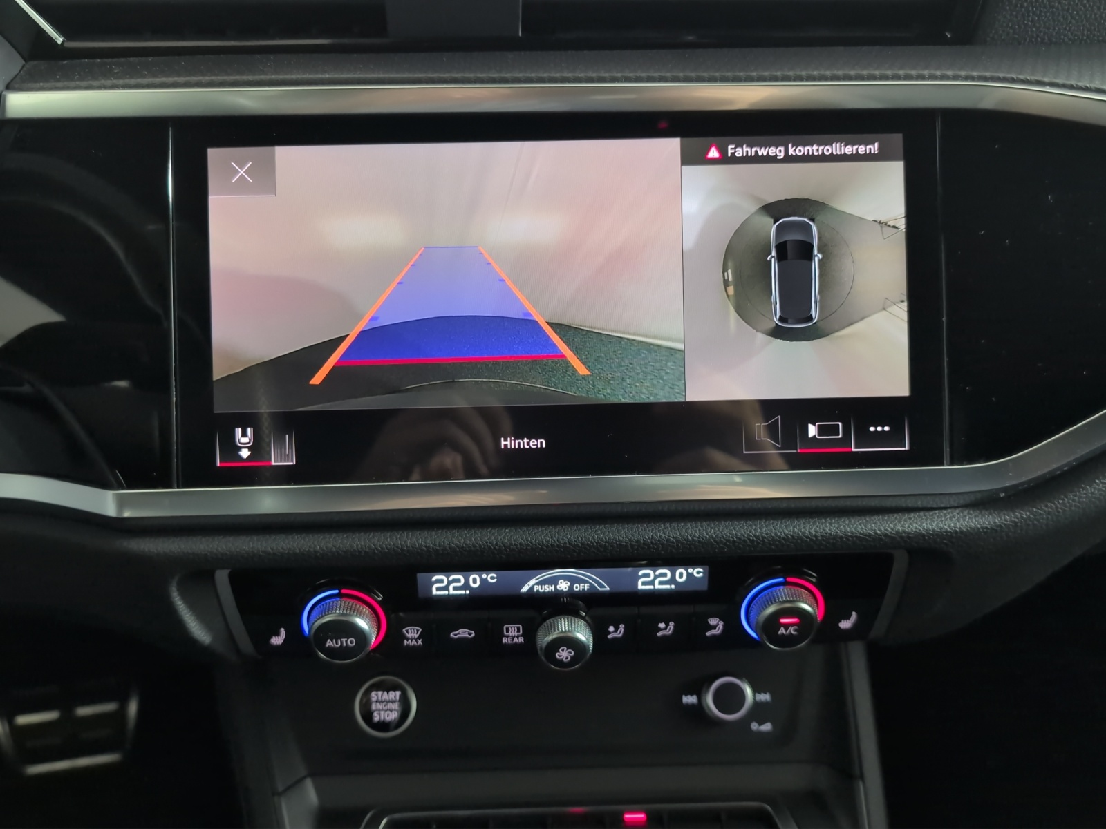 AUDI Q3 45 TFSI S line quattro S-tronic-image-12