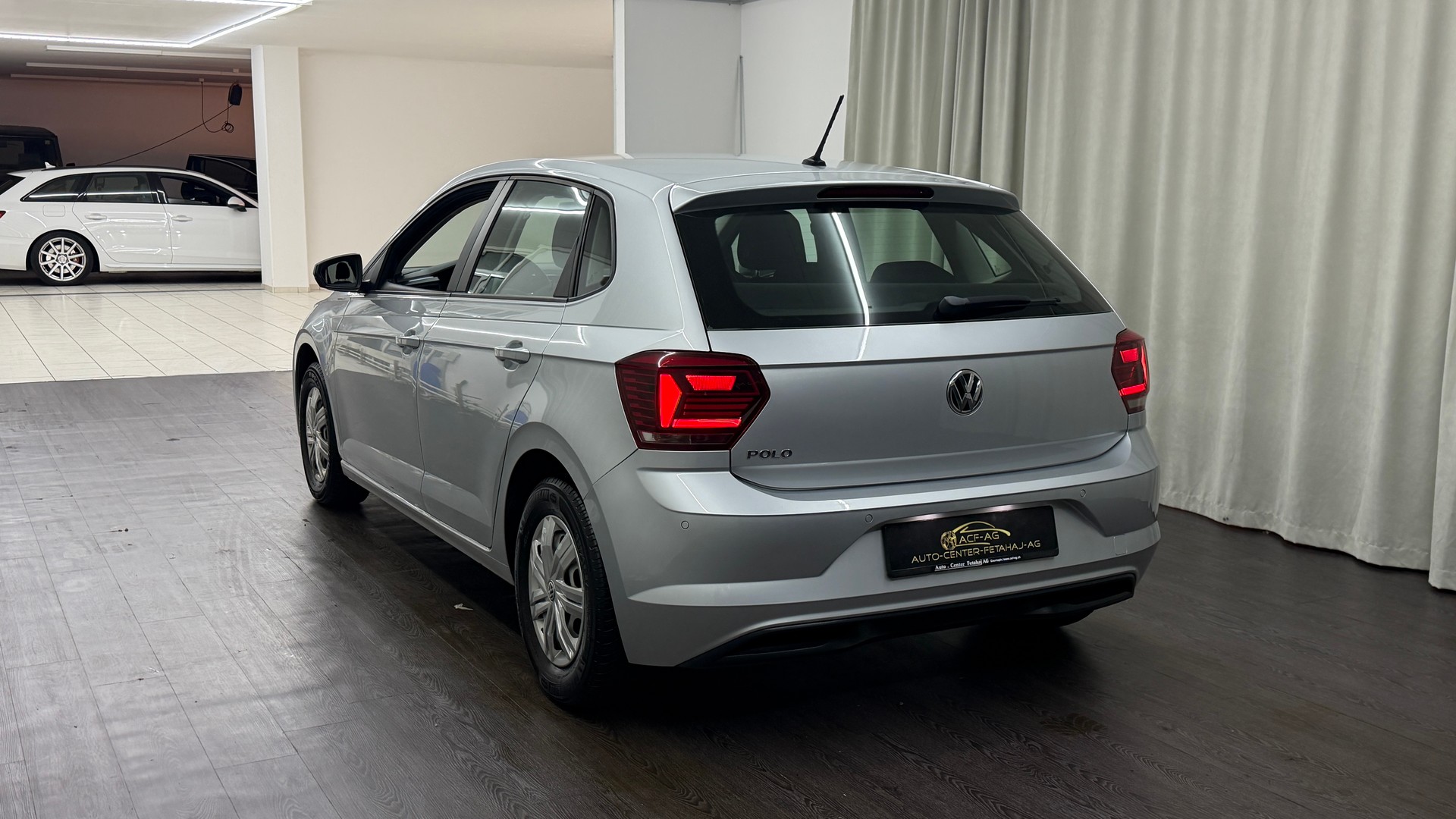 VW Polo 1.0 TSI BMT Trendline-image-5