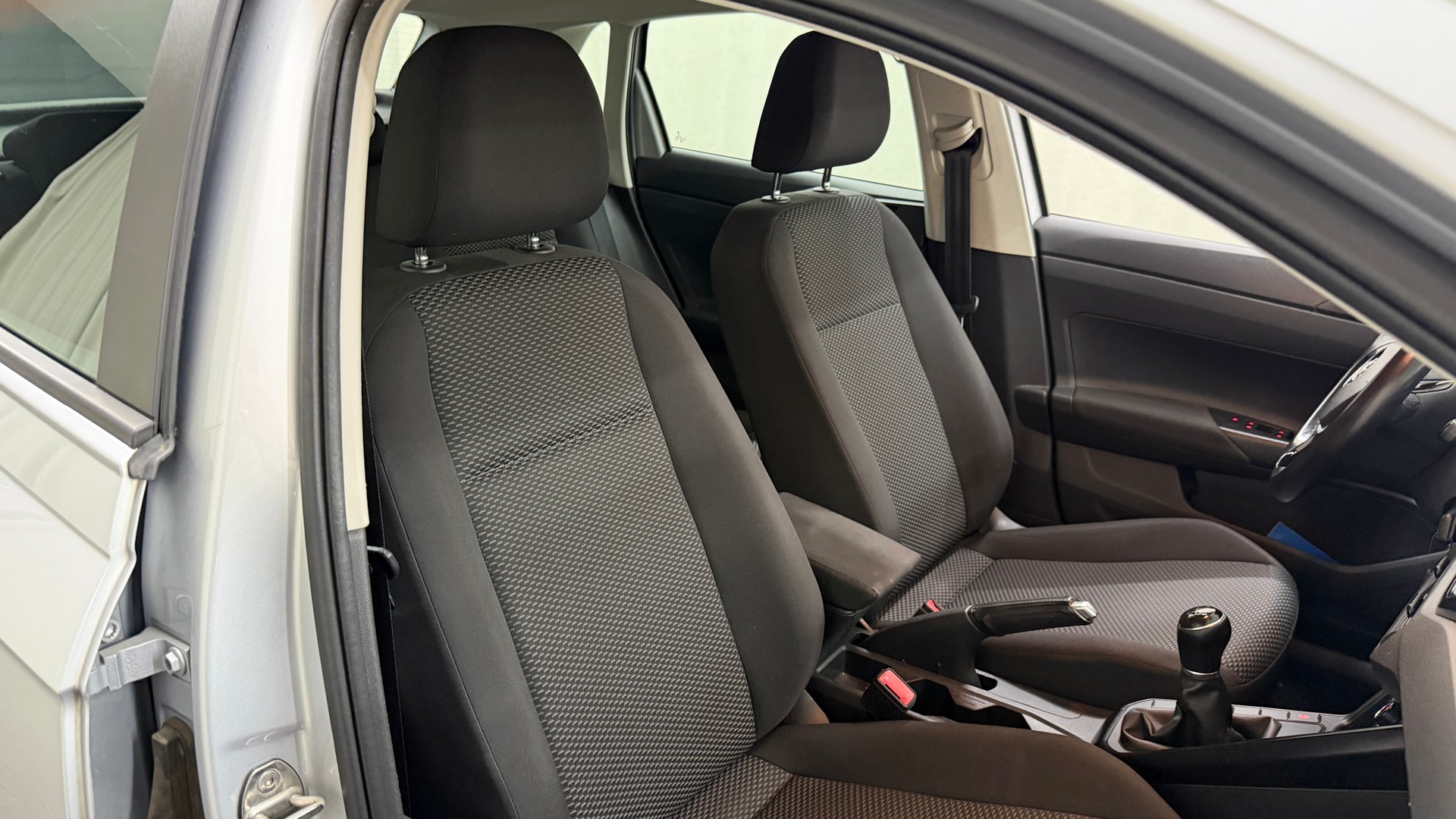 VW Polo 1.0 TSI BMT Trendline-image-12