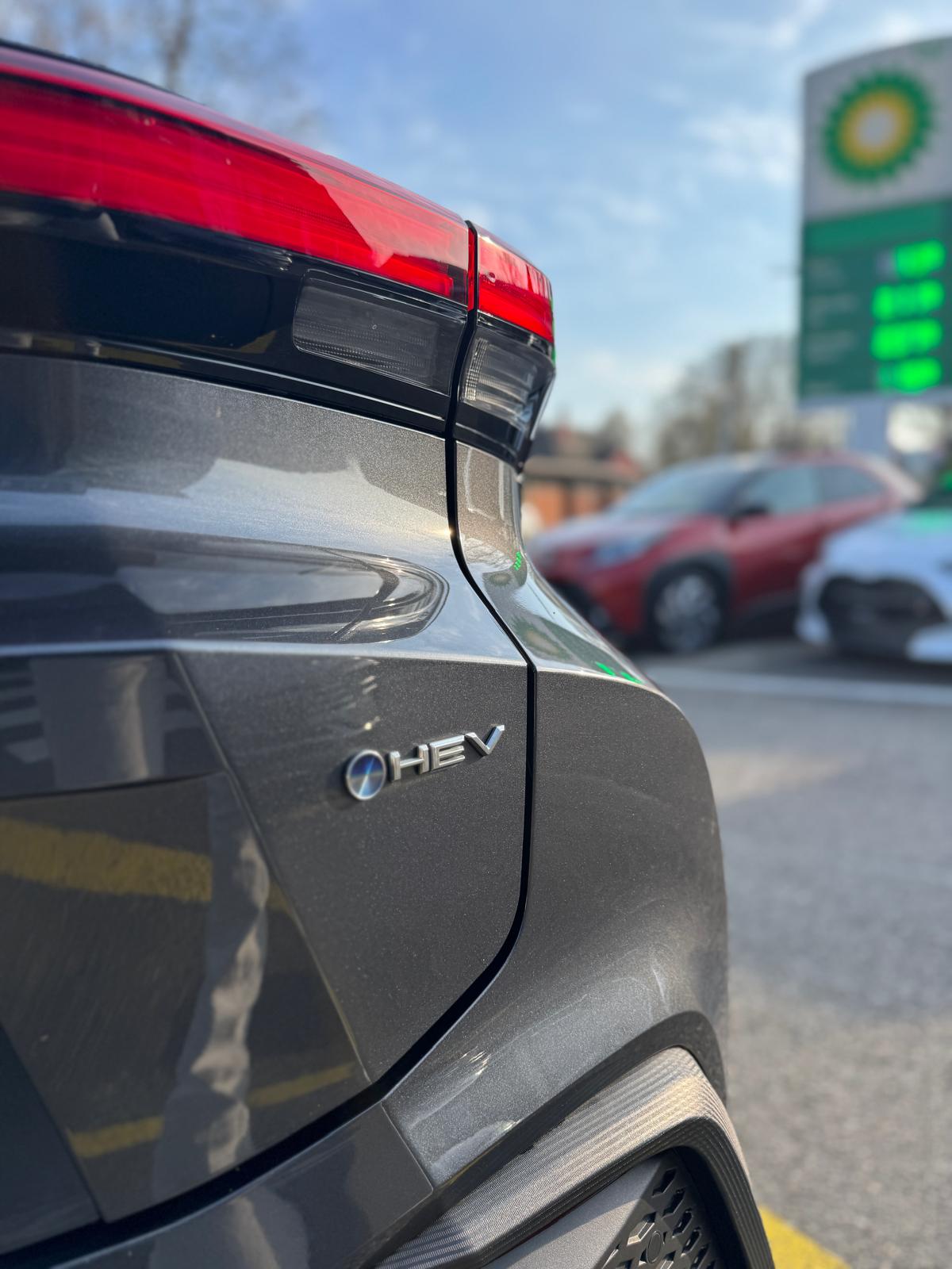 TOYOTA C-HR 1.8 HSD CVT Trend-image-5