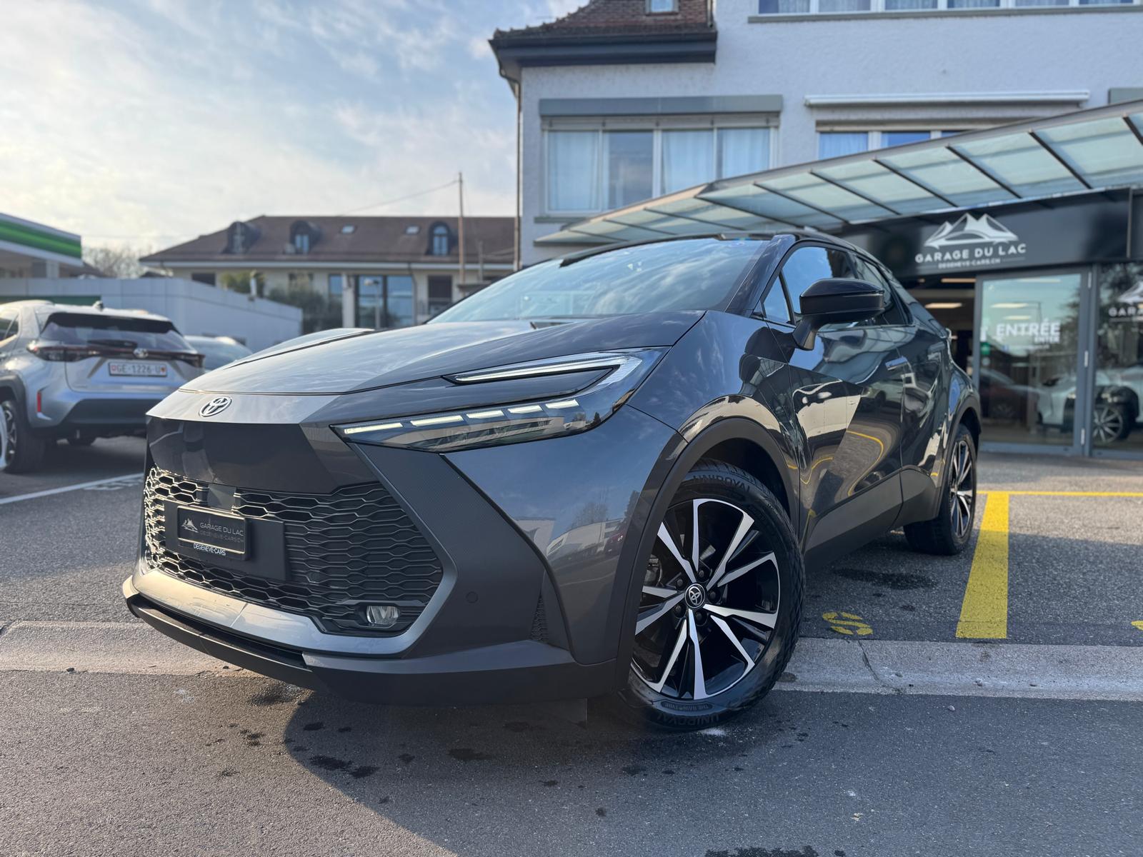 TOYOTA C-HR 1.8 HSD CVT Trend-showroom-element-1