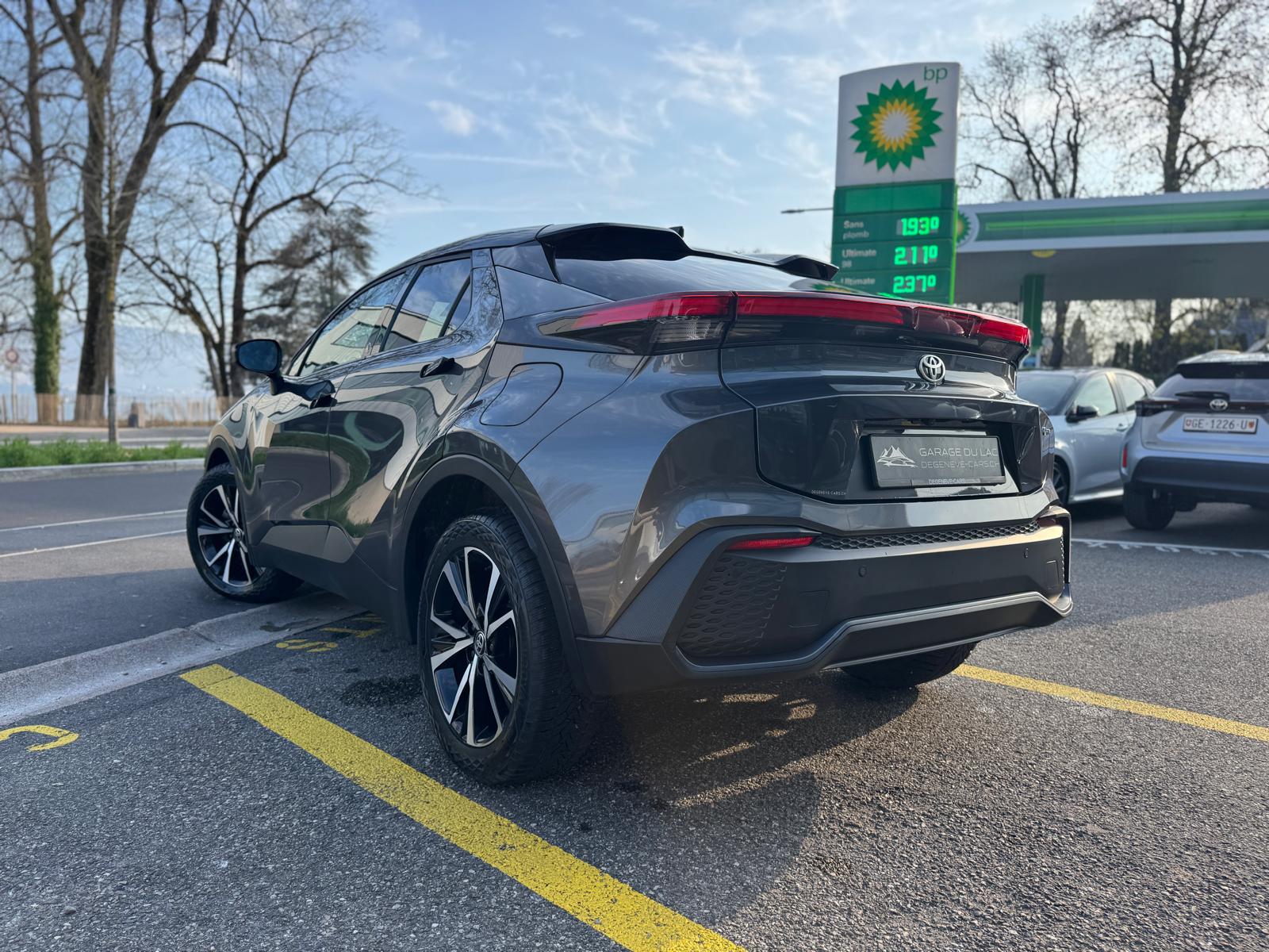 TOYOTA C-HR 1.8 HSD CVT Trend-showroom-element-2