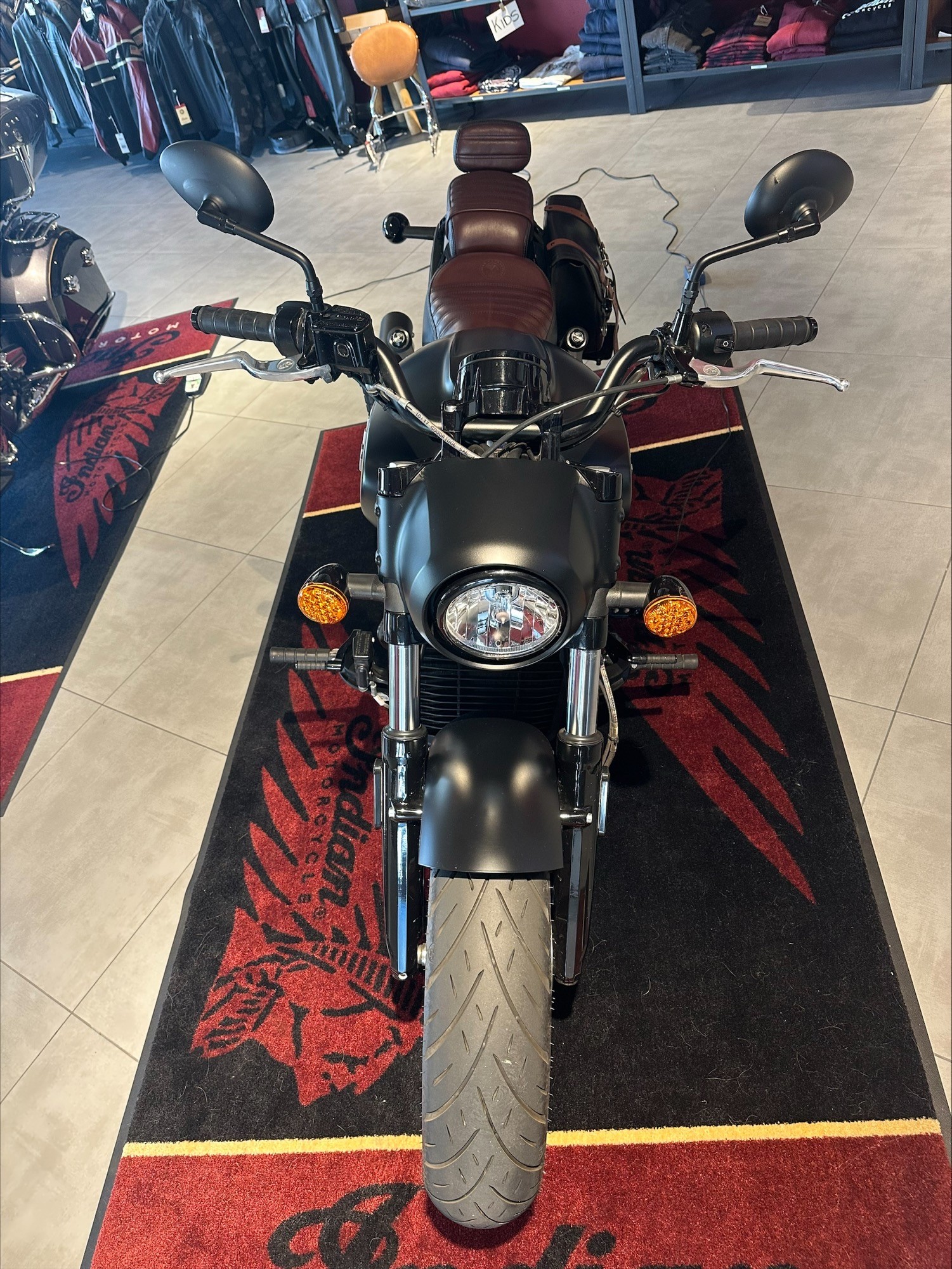 INDIAN Scout Bobber ABS-showroom-element-3