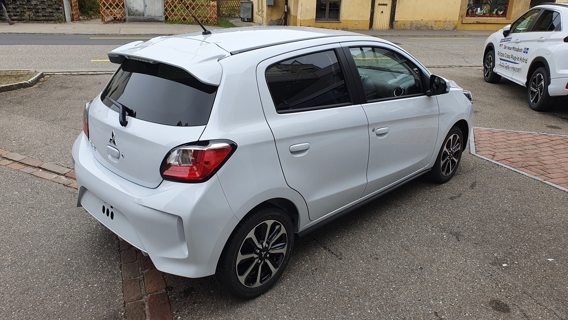 MITSUBISHI Space Star 1.2 CVT Diamond KMU Helvetia-image-2