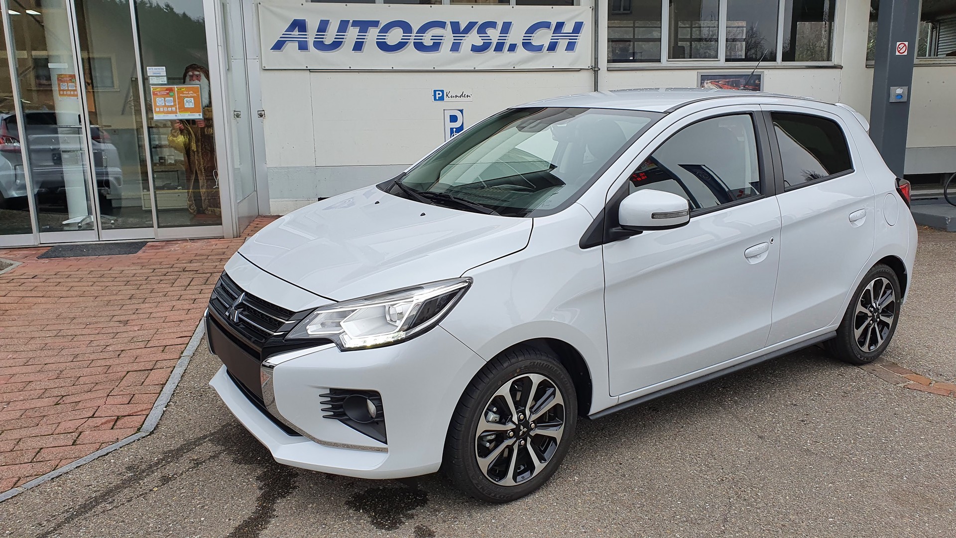 MITSUBISHI Space Star 1.2 CVT Diamond KMU Helvetia-image-5